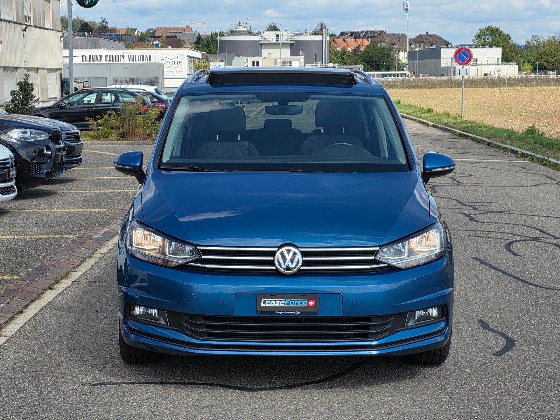 VW Touran 1.6 TDI BlueMotion Technology Trendline-image-1