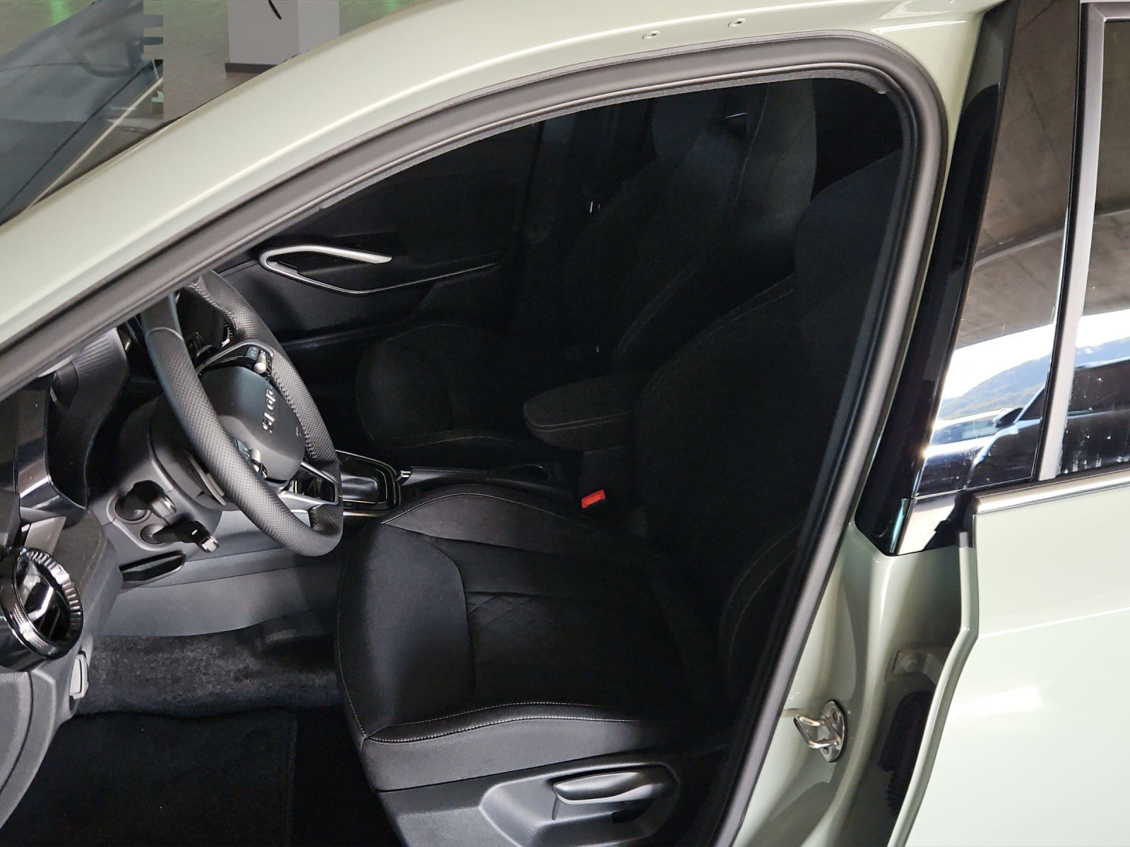 SKODA Fabia 1.0 TSI Dynamic DSG-image-8
