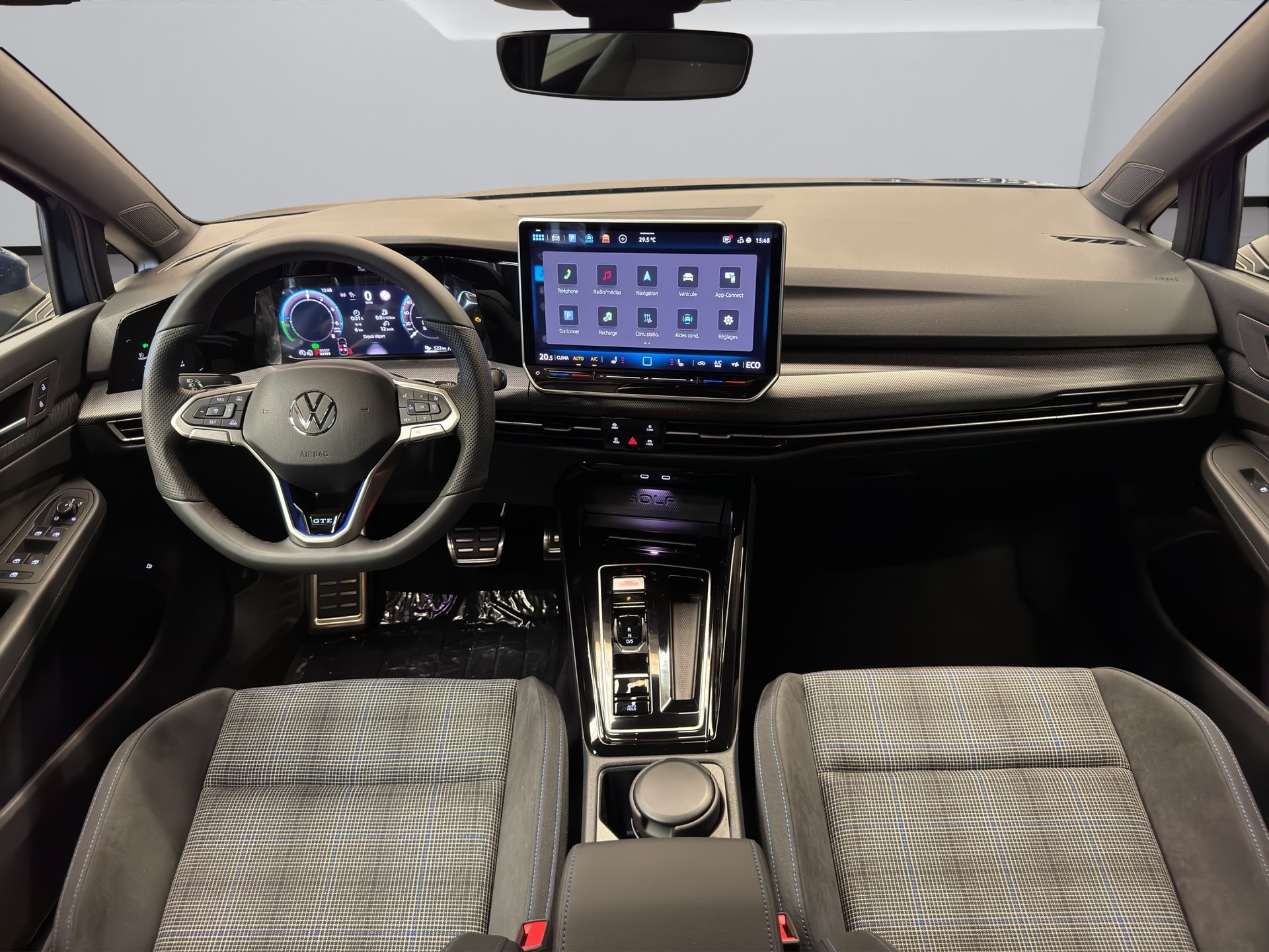 VW Golf 1.5 TSI PHEV GTE-image-11