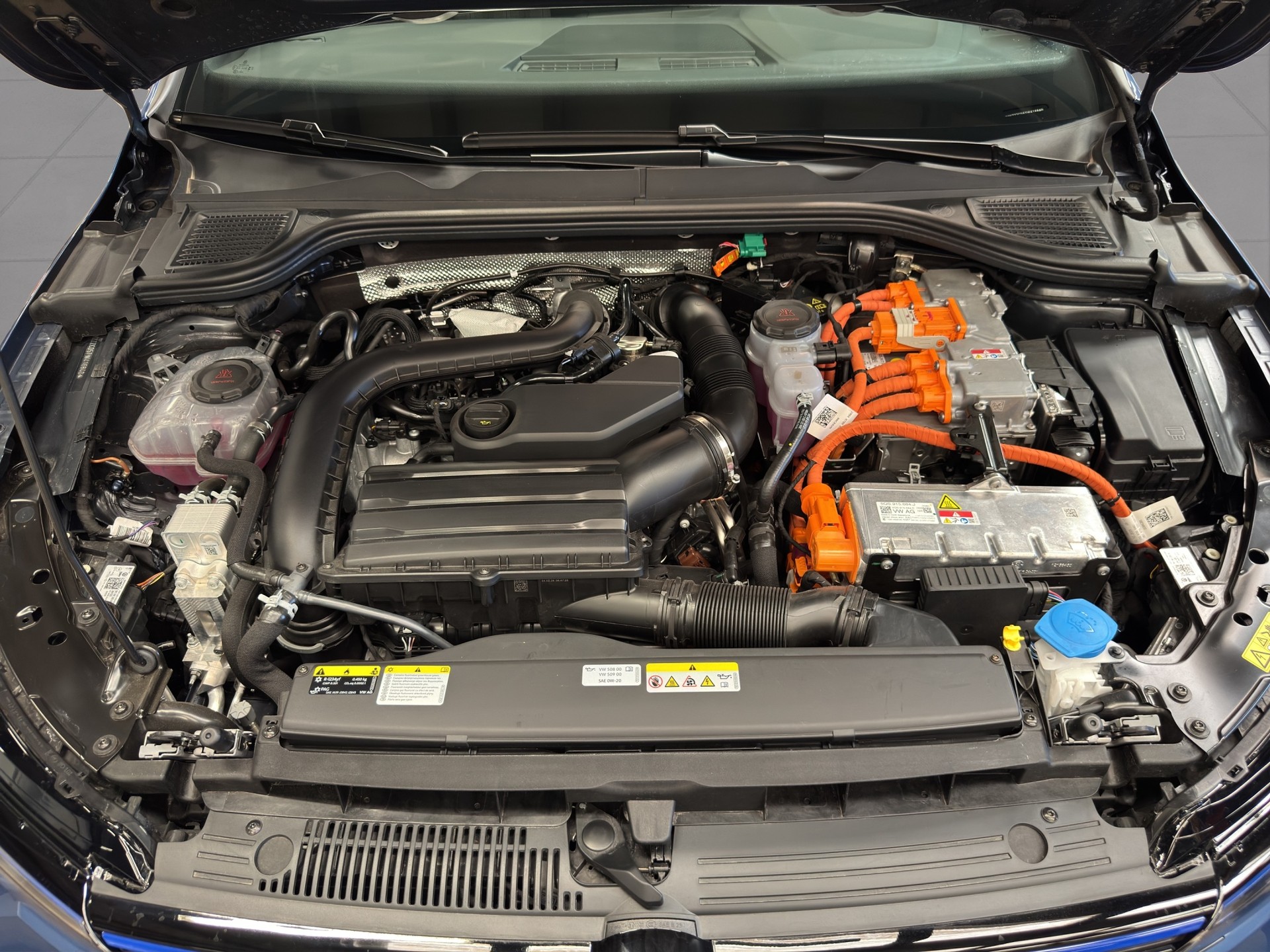 VW Golf 1.5 TSI PHEV GTE-image-18