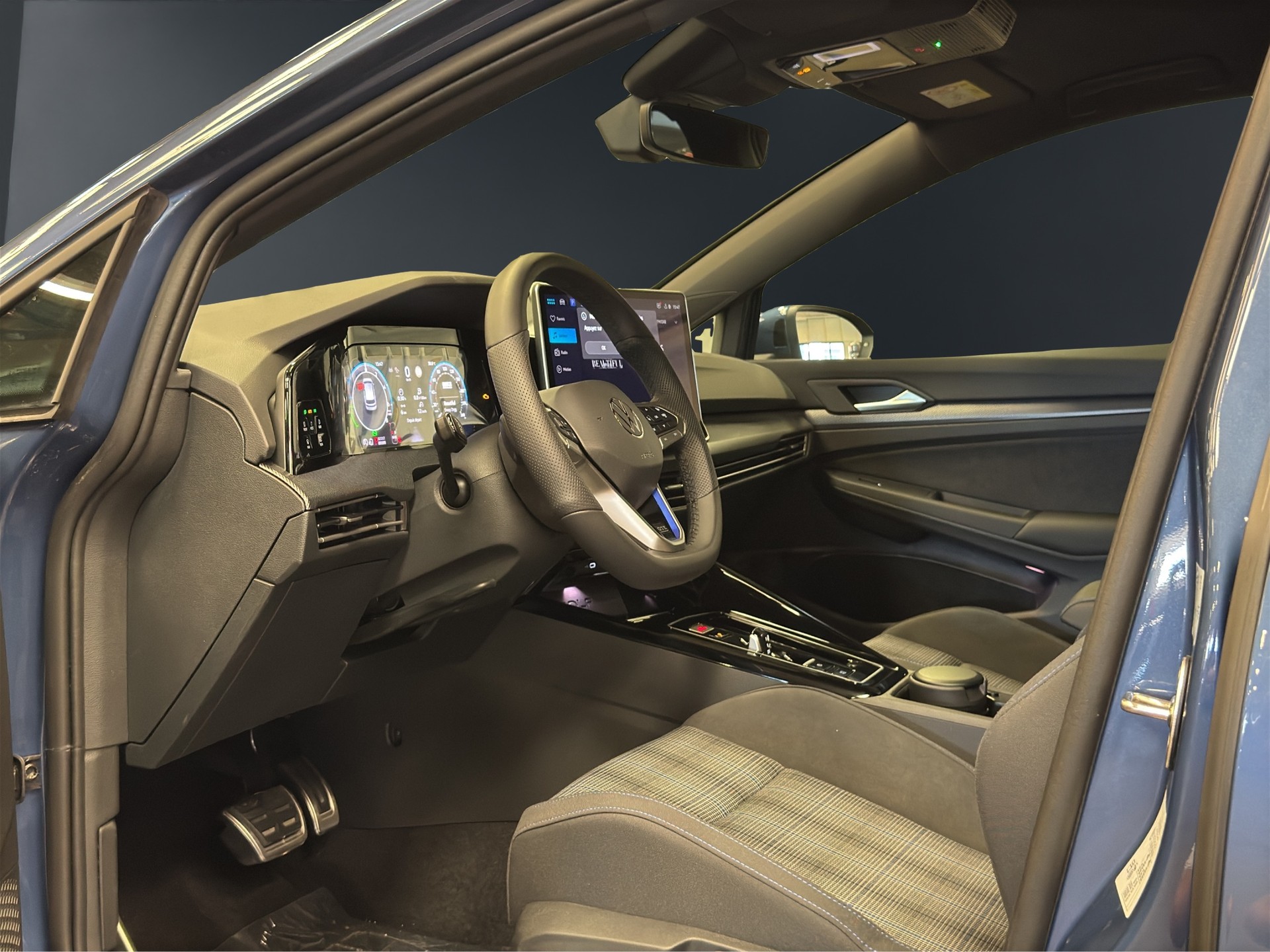 VW Golf 1.5 TSI PHEV GTE-image-8