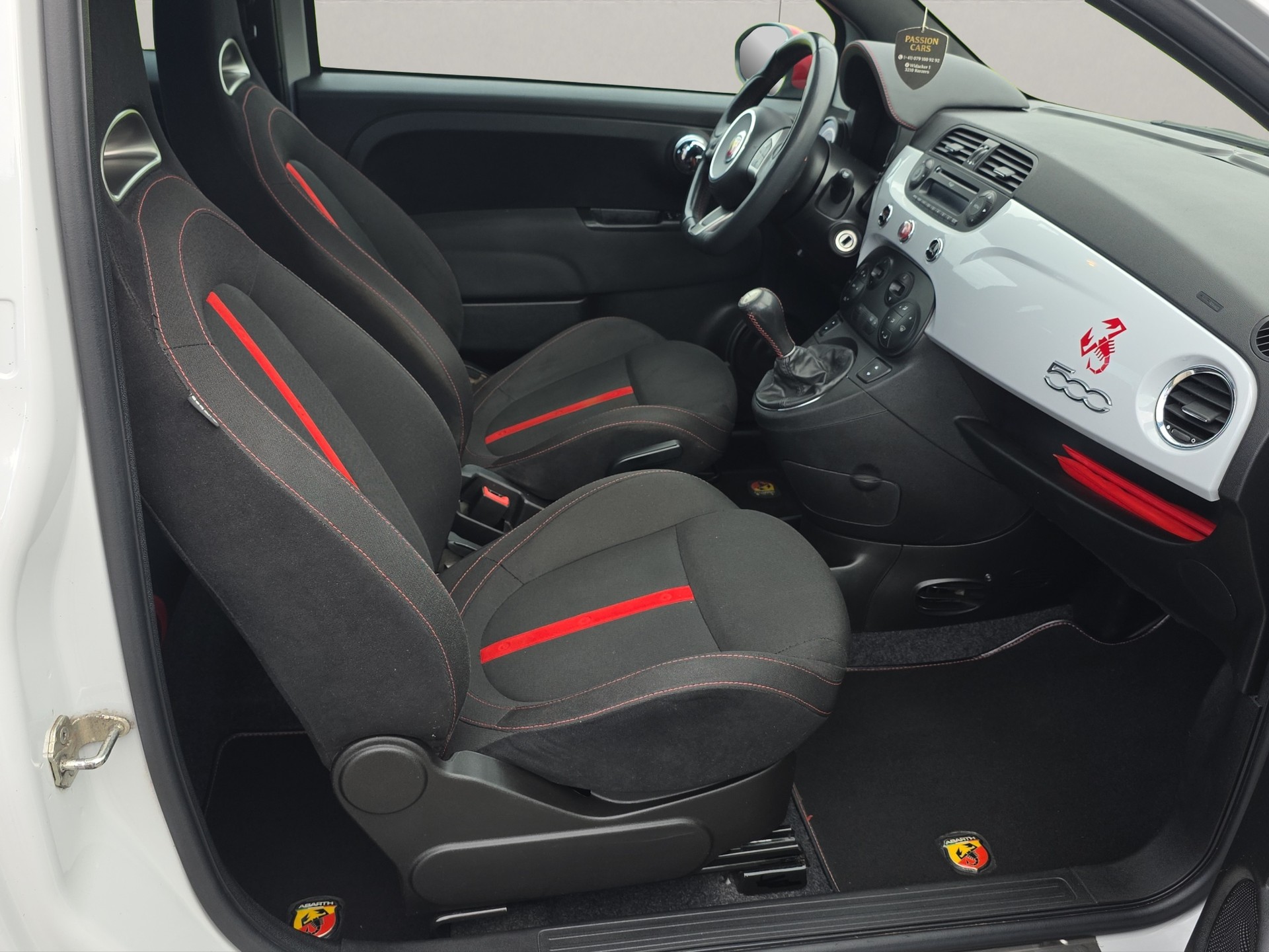 FIAT 500 1.4 16V Turbo Abarth-image-12