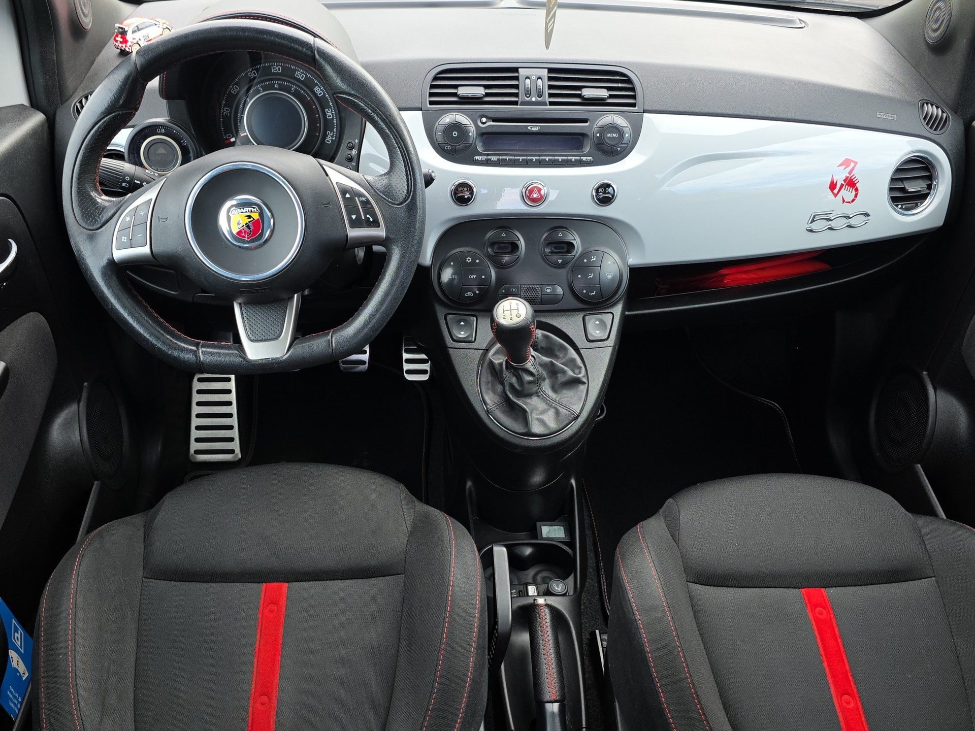 FIAT 500 1.4 16V Turbo Abarth-image-10