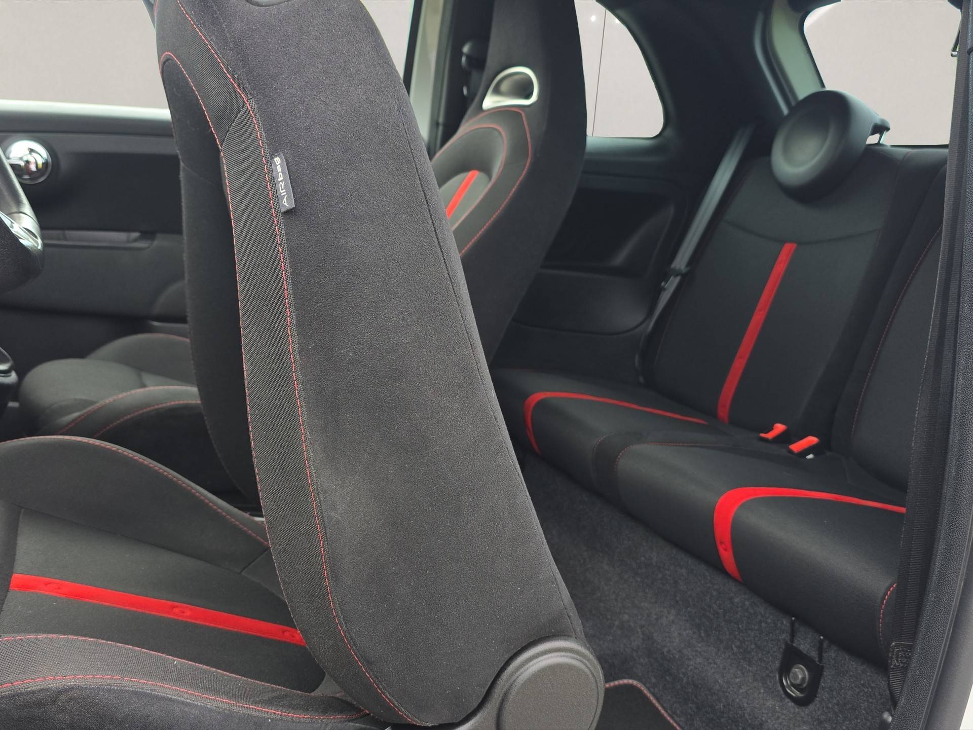 FIAT 500 1.4 16V Turbo Abarth-image-9