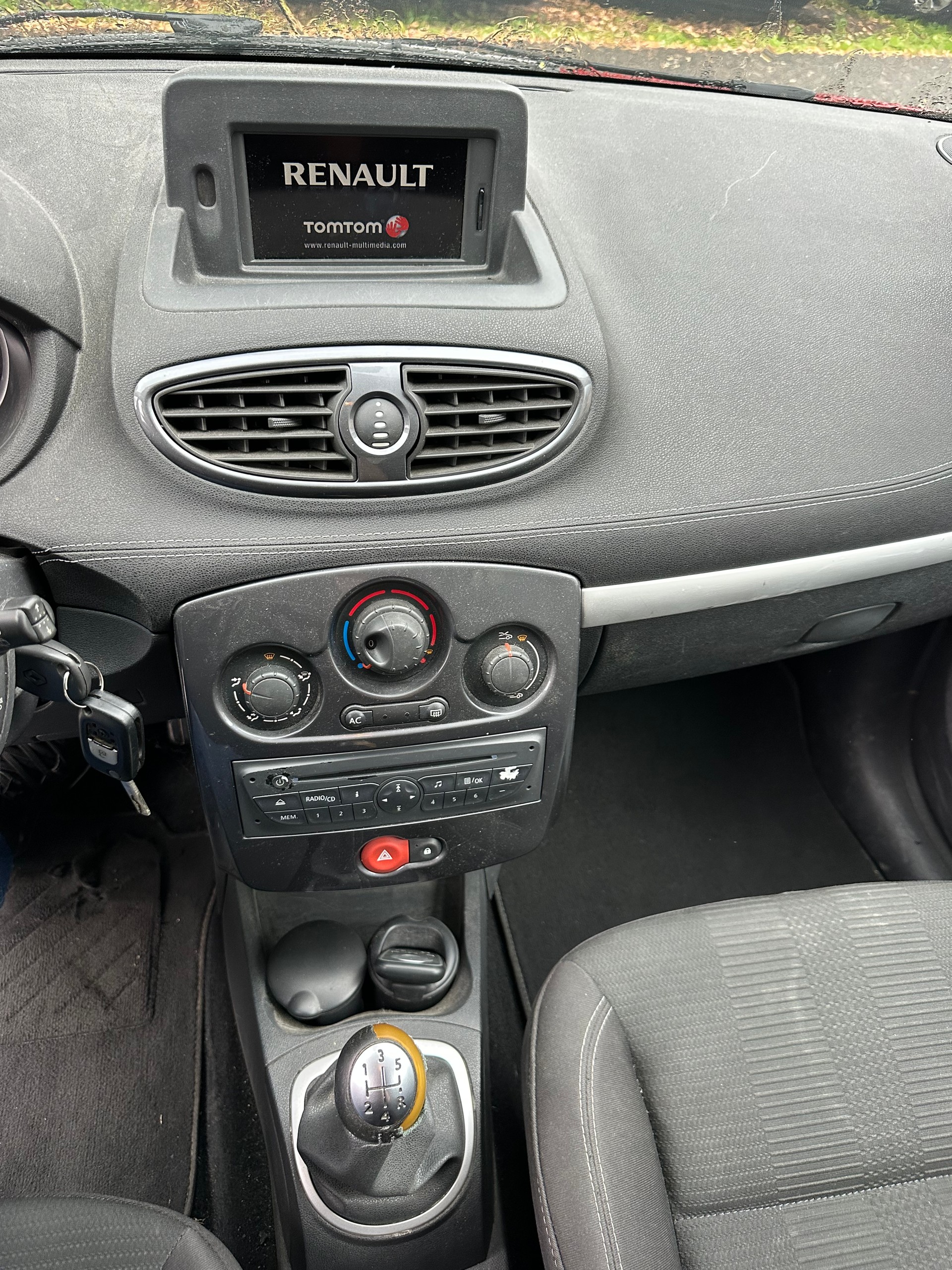 RENAULT Clio Grandtour 1.2 16V Turbo Night&Day-image-10