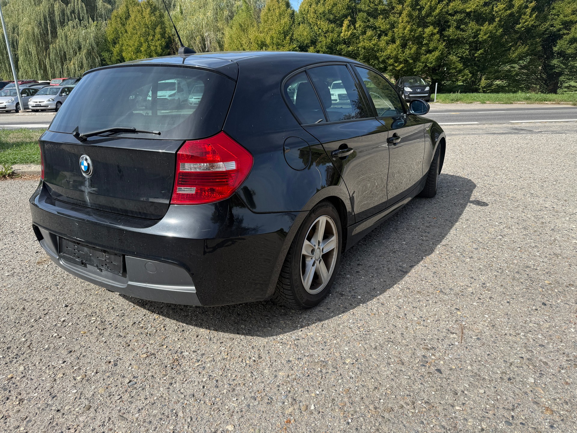 BMW 120i-image-5
