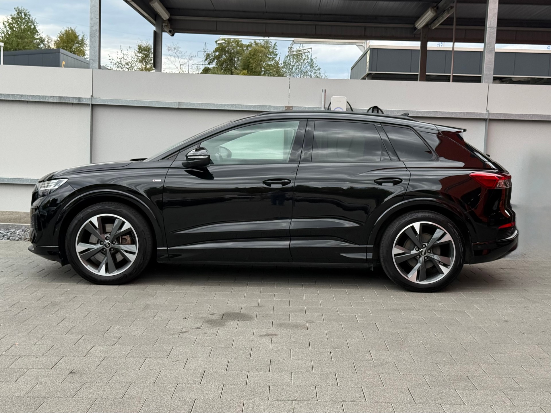 AUDI Q4 e-tron 50 quattro-image-1