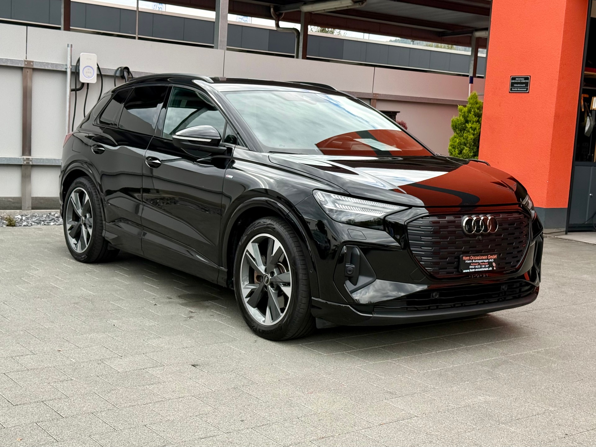 AUDI Q4 e-tron 50 quattro-image-4