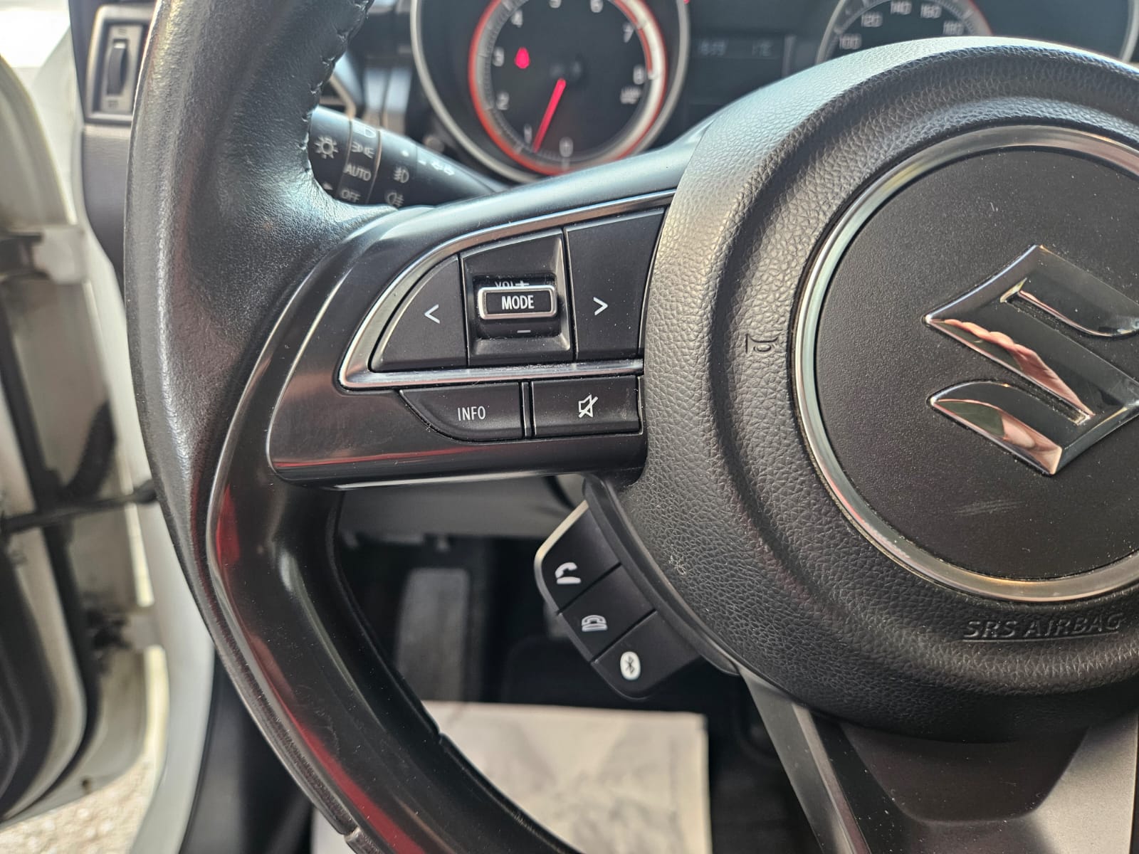 SUZUKI Swift 1.2i 16V Compact+ Allgrip 4x4-image-13