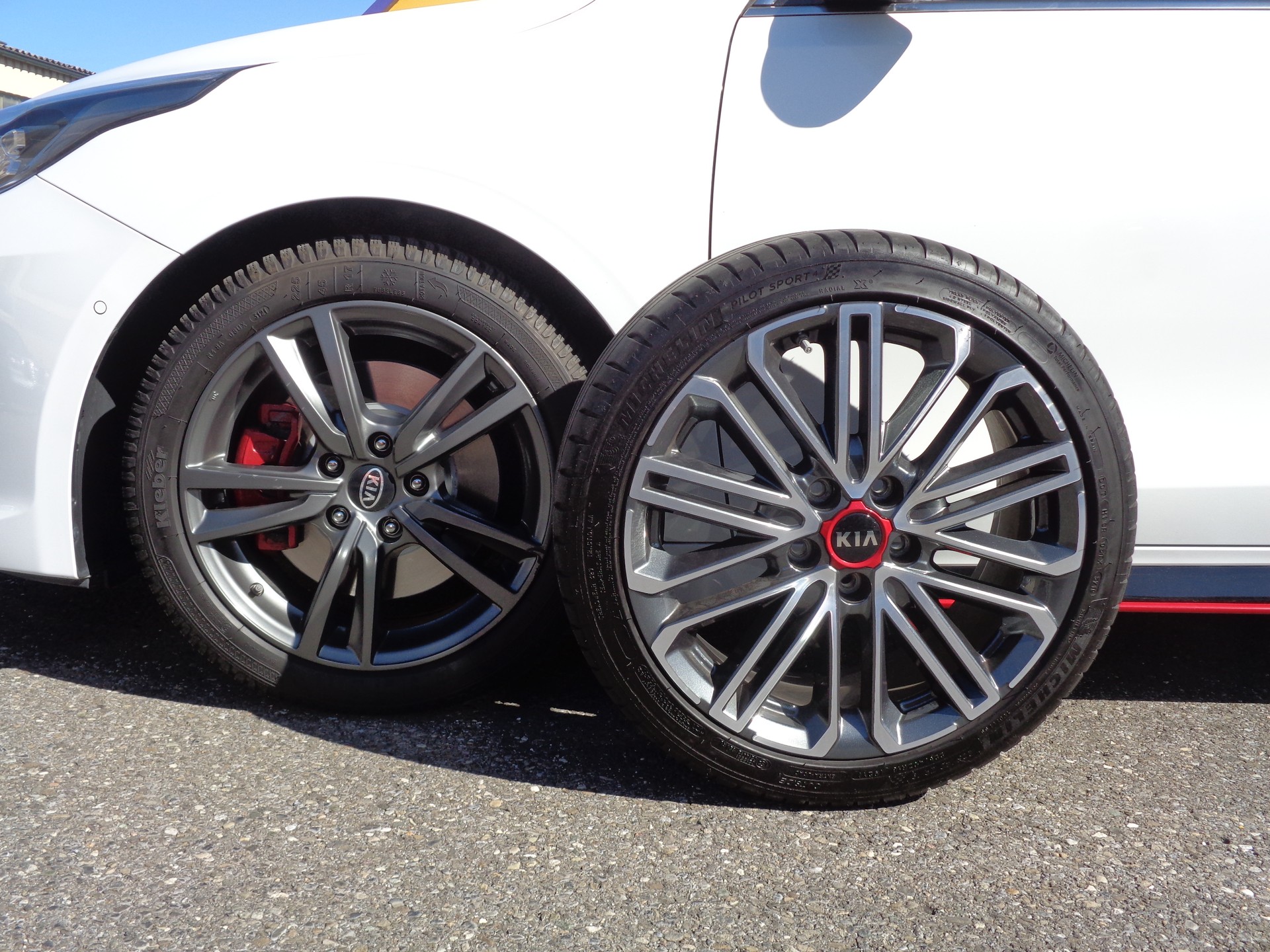 KIA ProCeed 1.6 T-GDi GT DCT-image-2