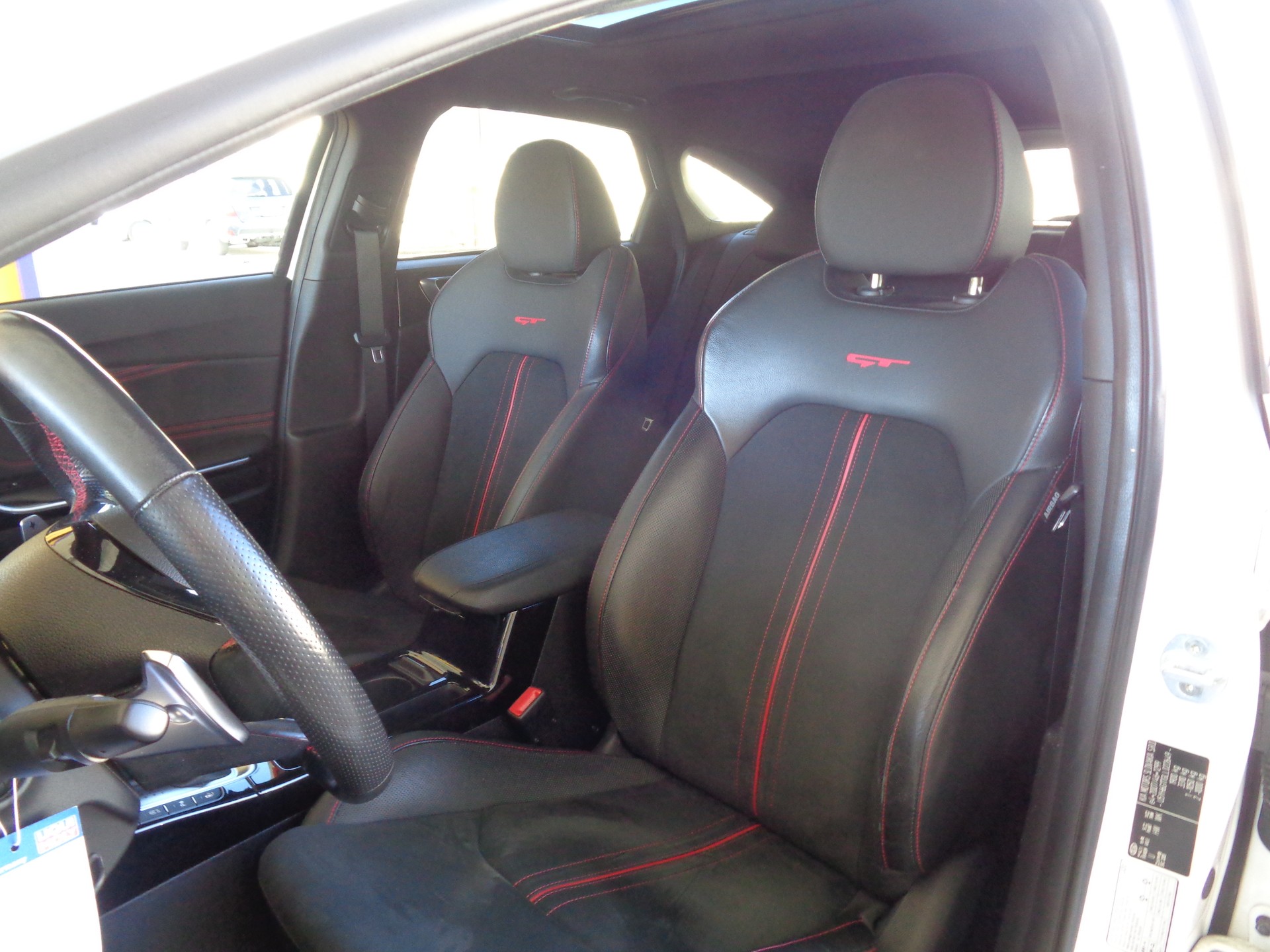 KIA ProCeed 1.6 T-GDi GT DCT-image-7