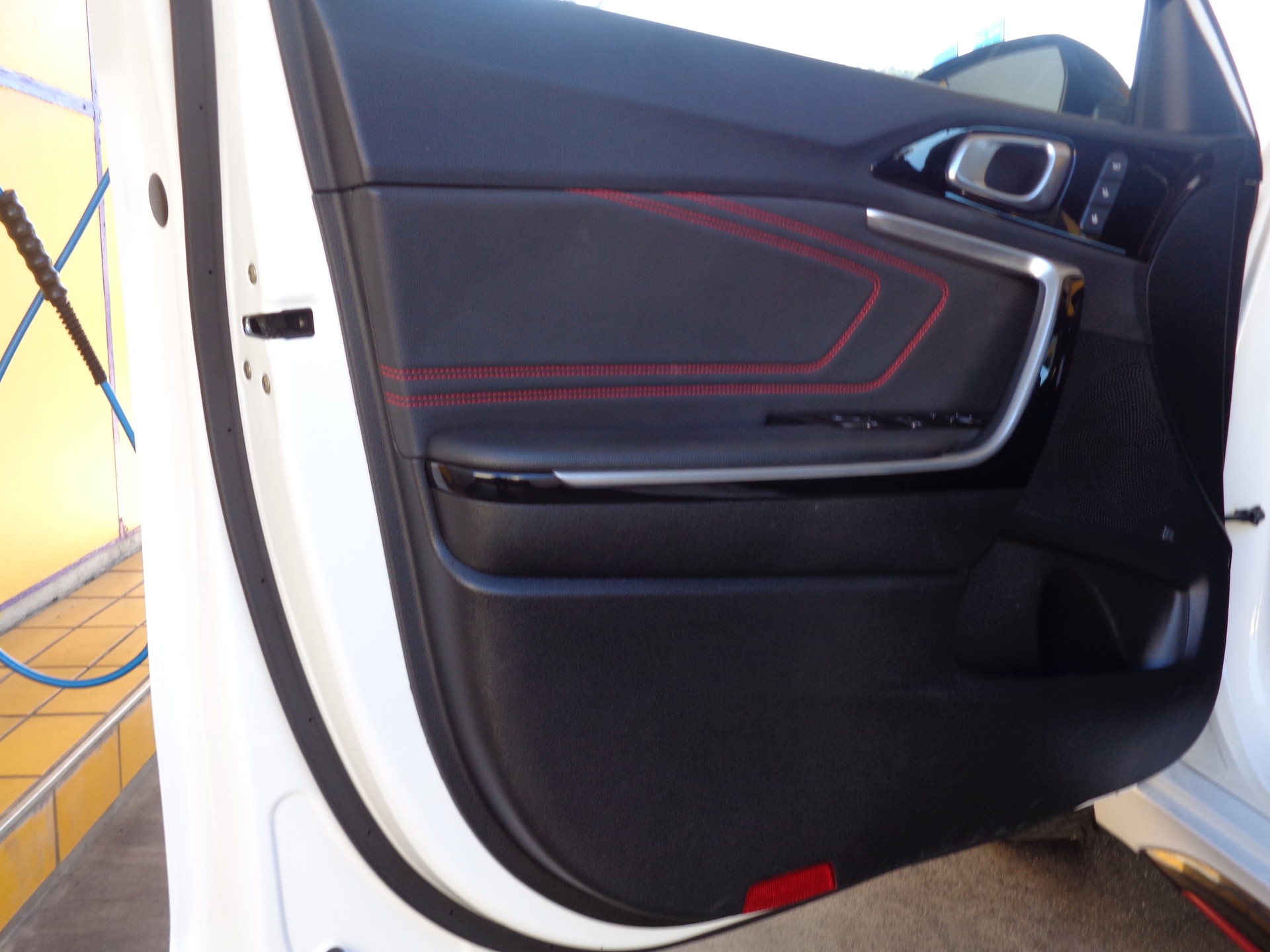 KIA ProCeed 1.6 T-GDi GT DCT-image-15