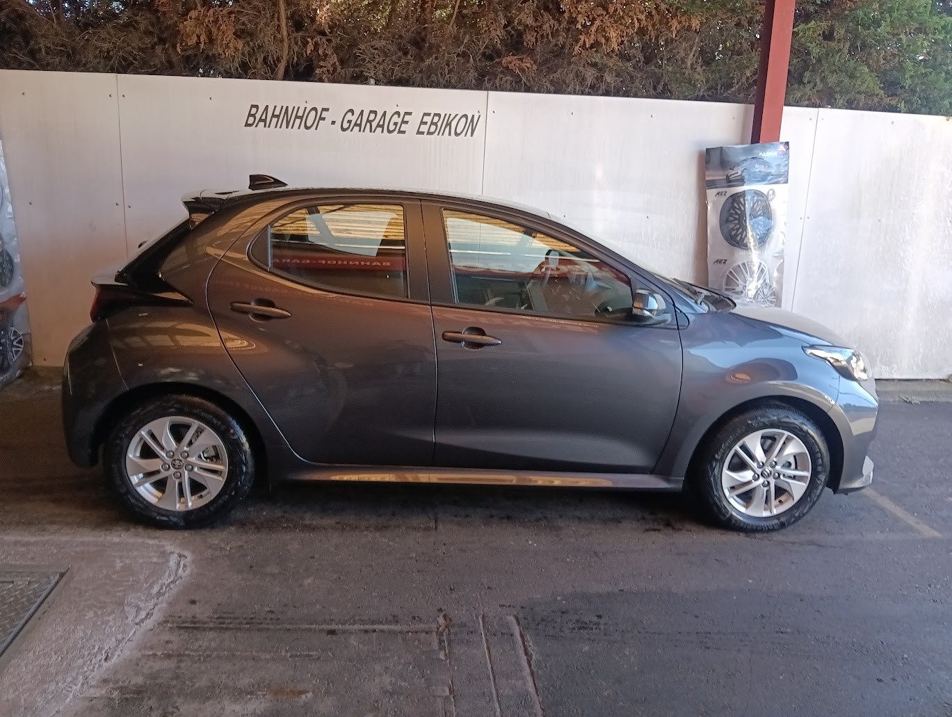 TOYOTA Yaris 1.5 Active Drive e-CVT-image-2