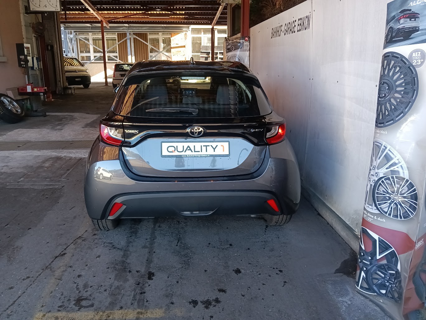 TOYOTA Yaris 1.5 Active Drive e-CVT-image-5