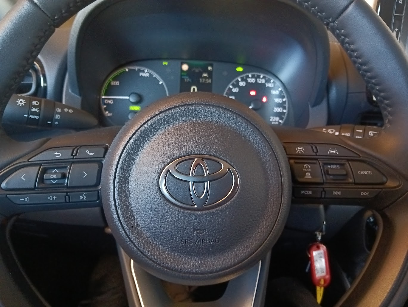 TOYOTA Yaris 1.5 Active Drive e-CVT-image-8