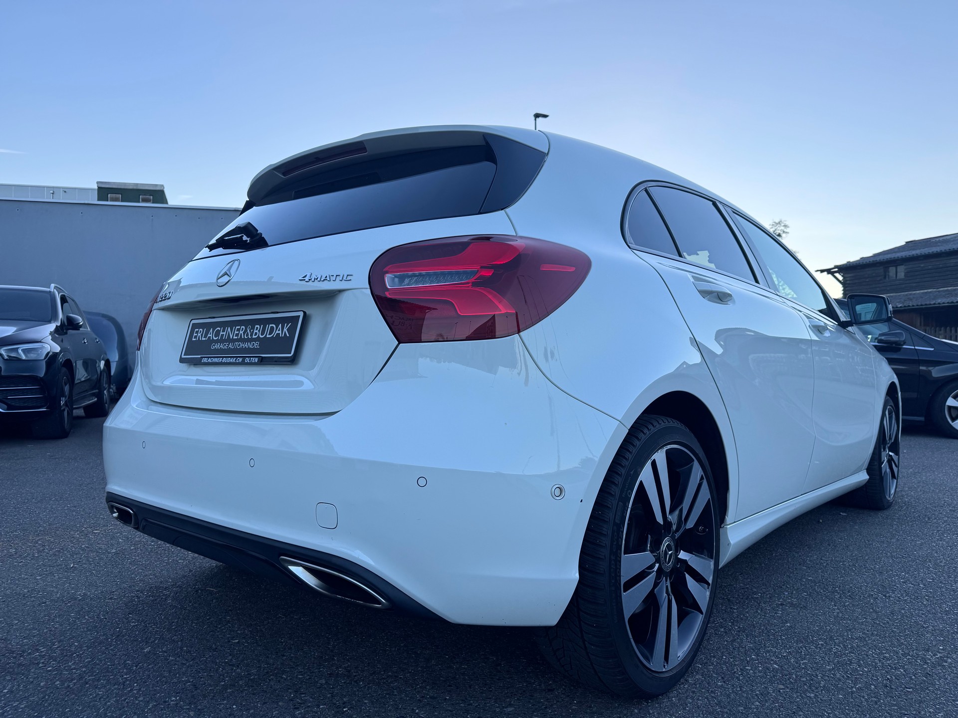 MERCEDES-BENZ A 220 Urban 4Matic 7G-DCT-image-4
