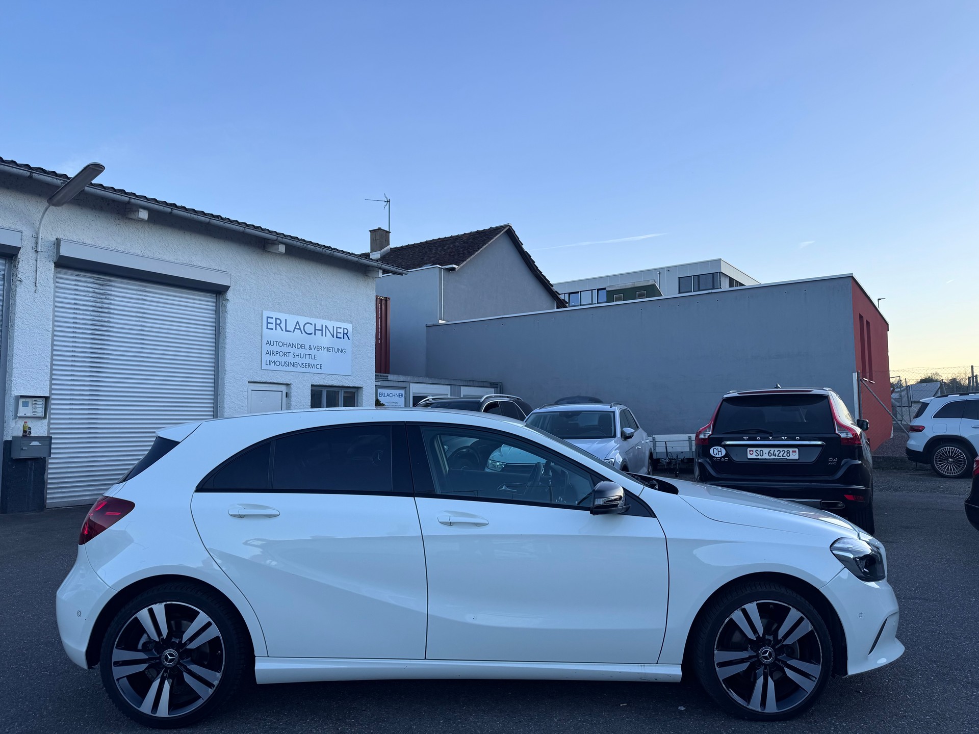 MERCEDES-BENZ A 220 Urban 4Matic 7G-DCT-image-5