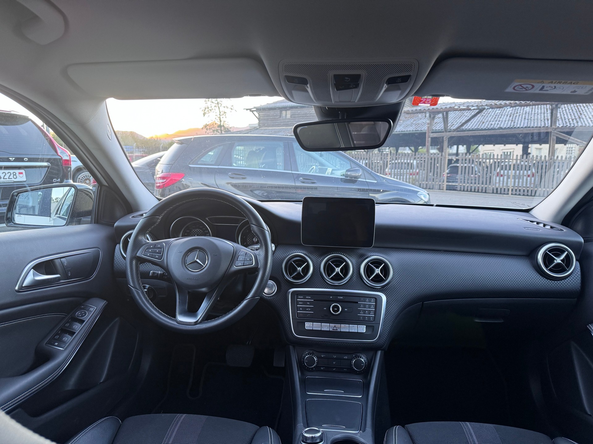MERCEDES-BENZ A 220 Urban 4Matic 7G-DCT-image-9
