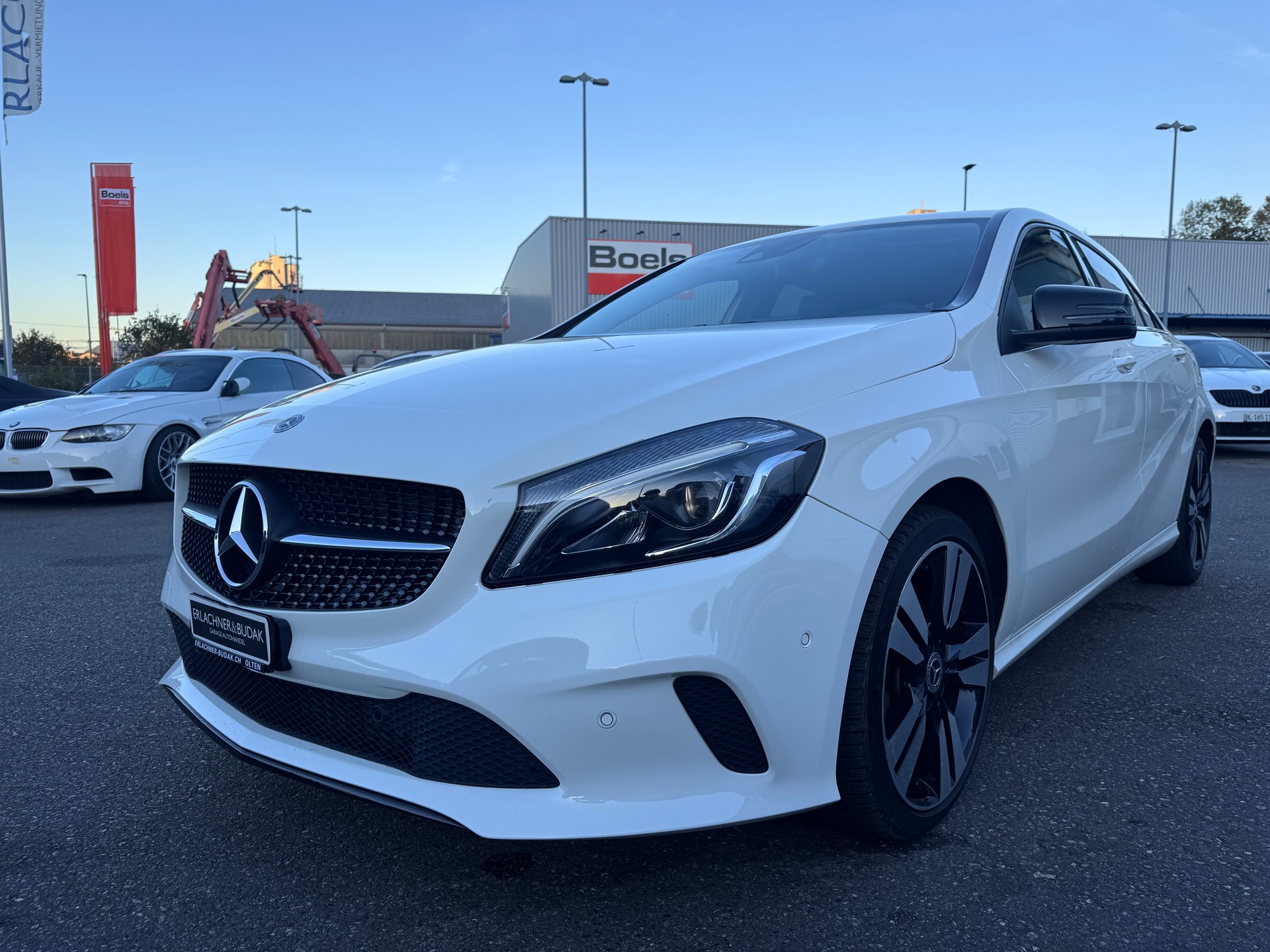 MERCEDES-BENZ A 220 Urban 4Matic 7G-DCT-image-1