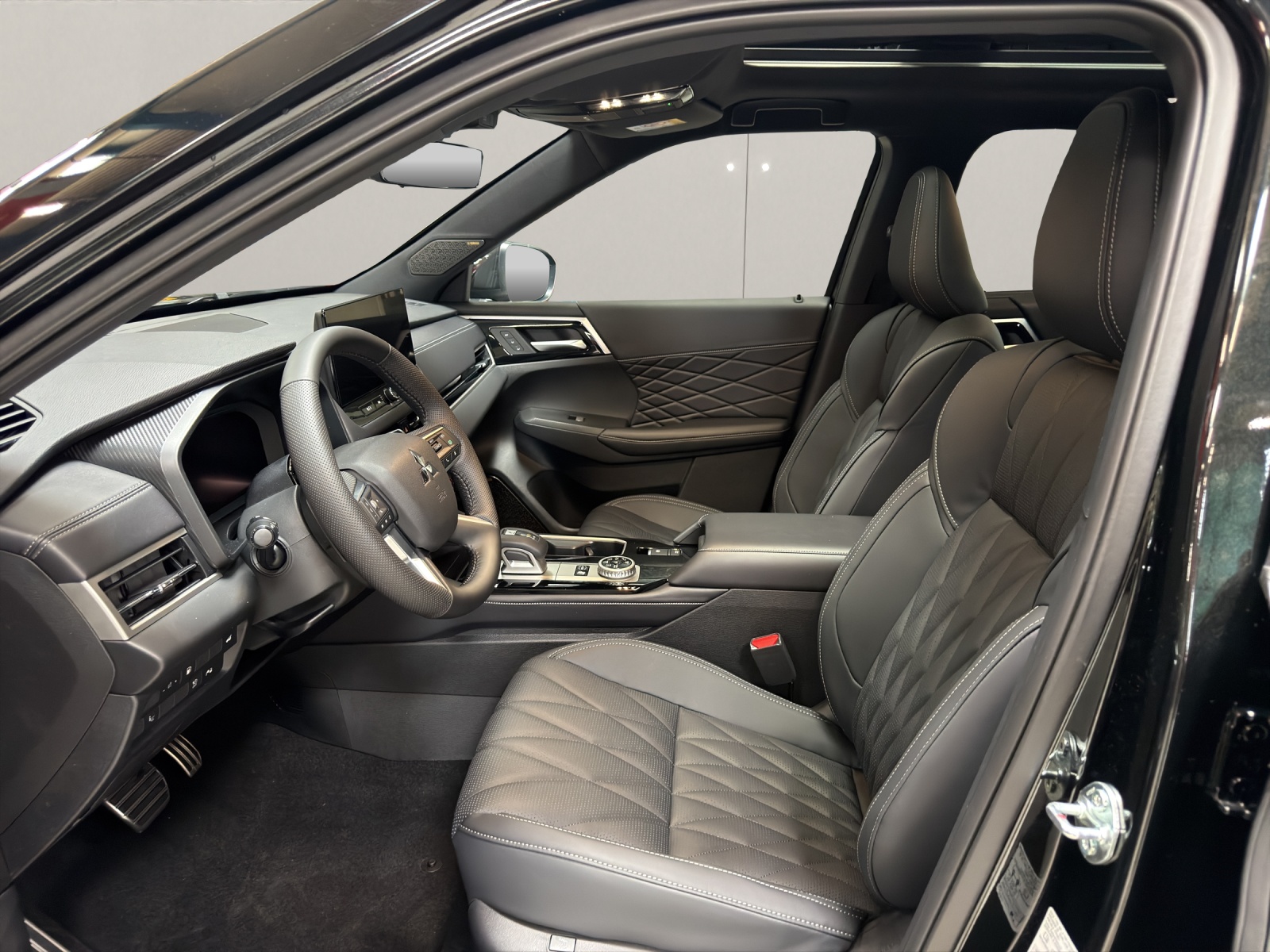 MITSUBISHI Outlander 2.4 PHEV Sport 4x4-image-6