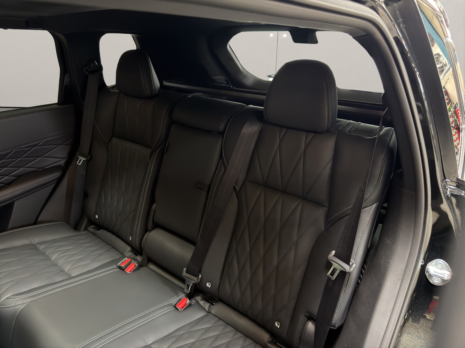 MITSUBISHI Outlander 2.4 PHEV Sport 4x4-image-7