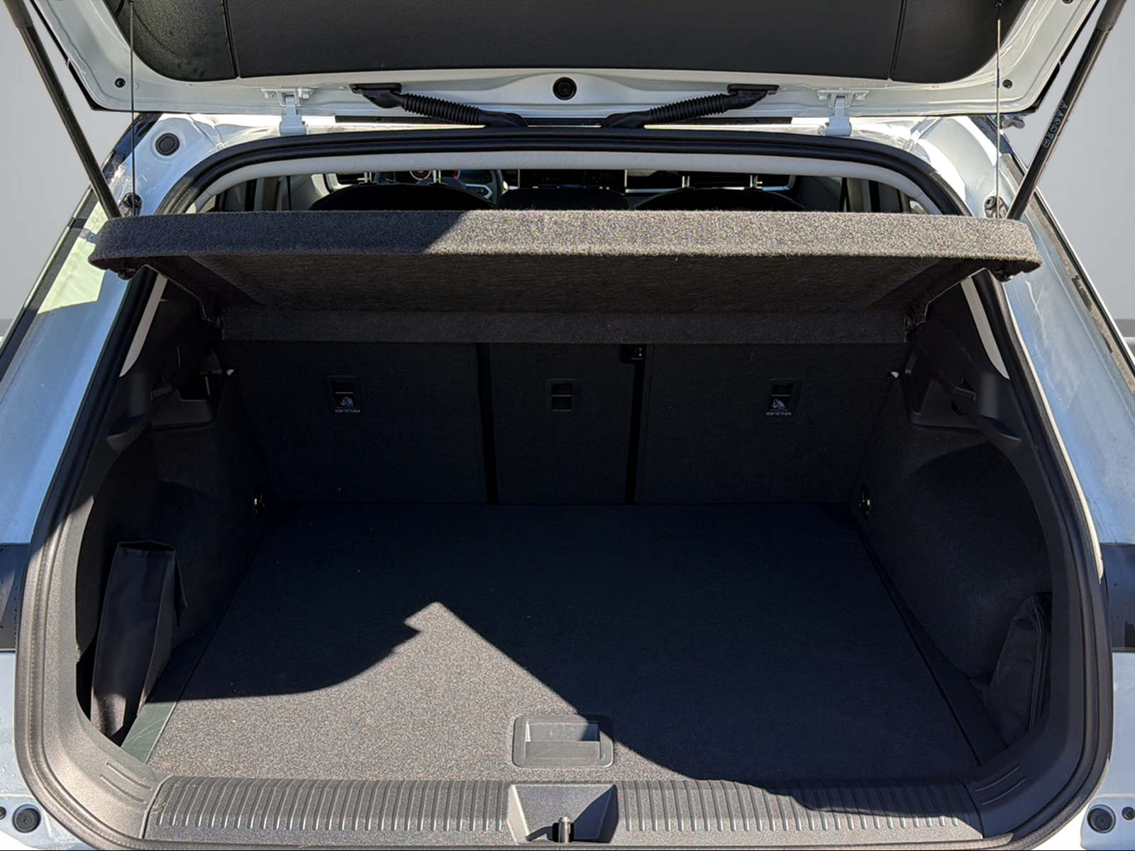 VW T-Roc 1.5 eTSI mHEV Life DSG-image-5