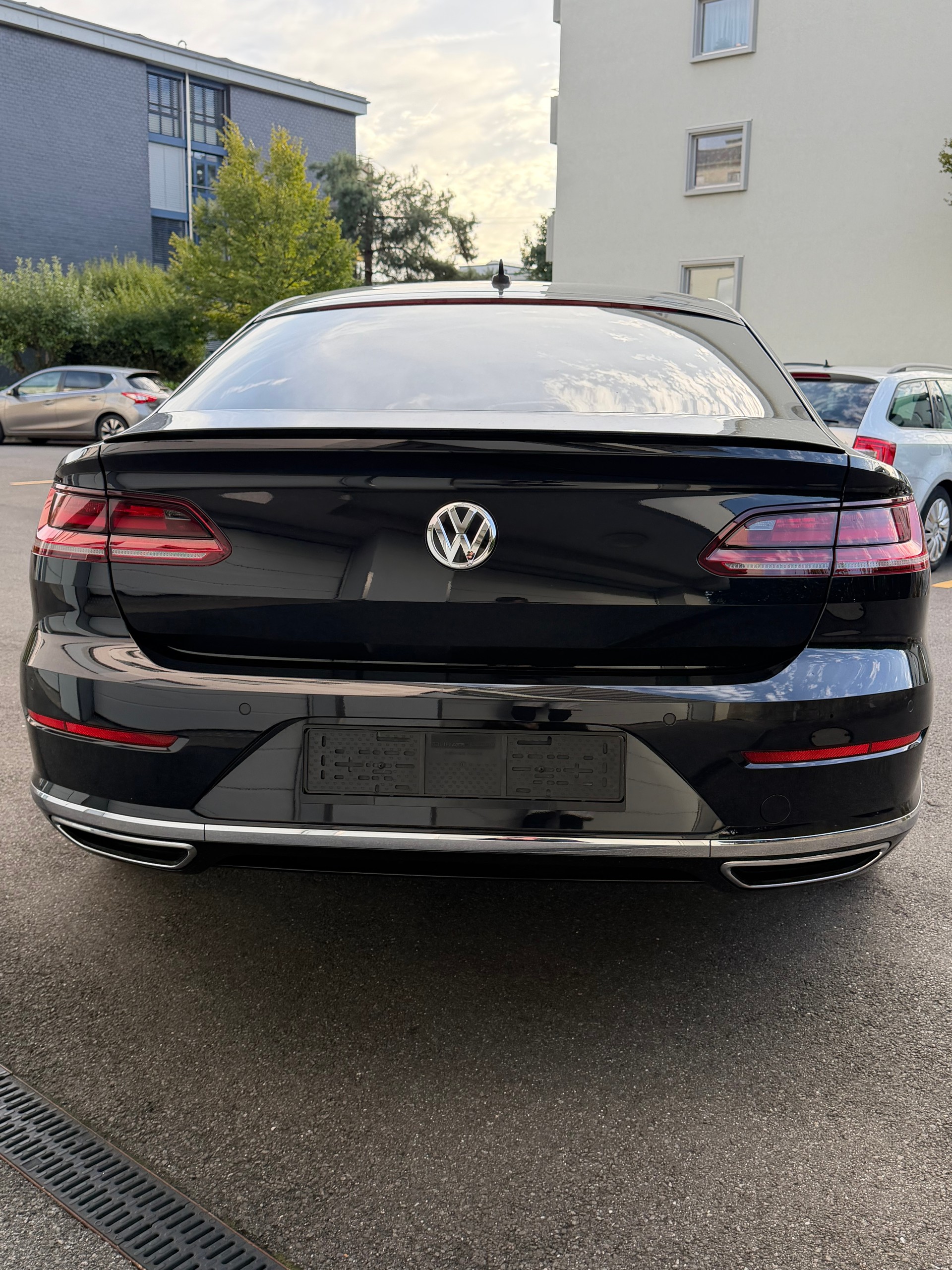 VW 2.0 TDI 240 Elegance DSG 4m-image-3