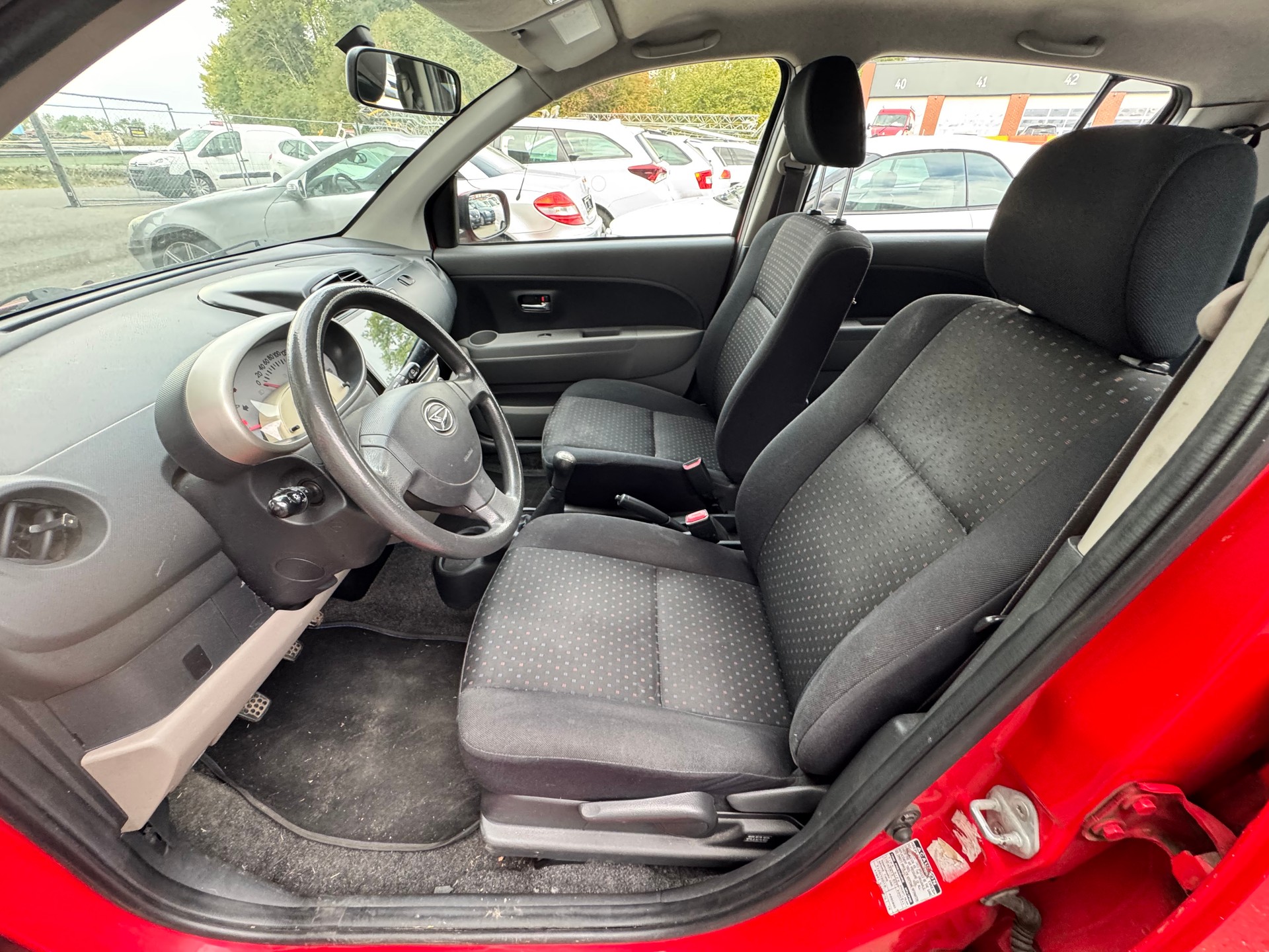 DAIHATSU Sirion 1.3 eco-4WD-image-9