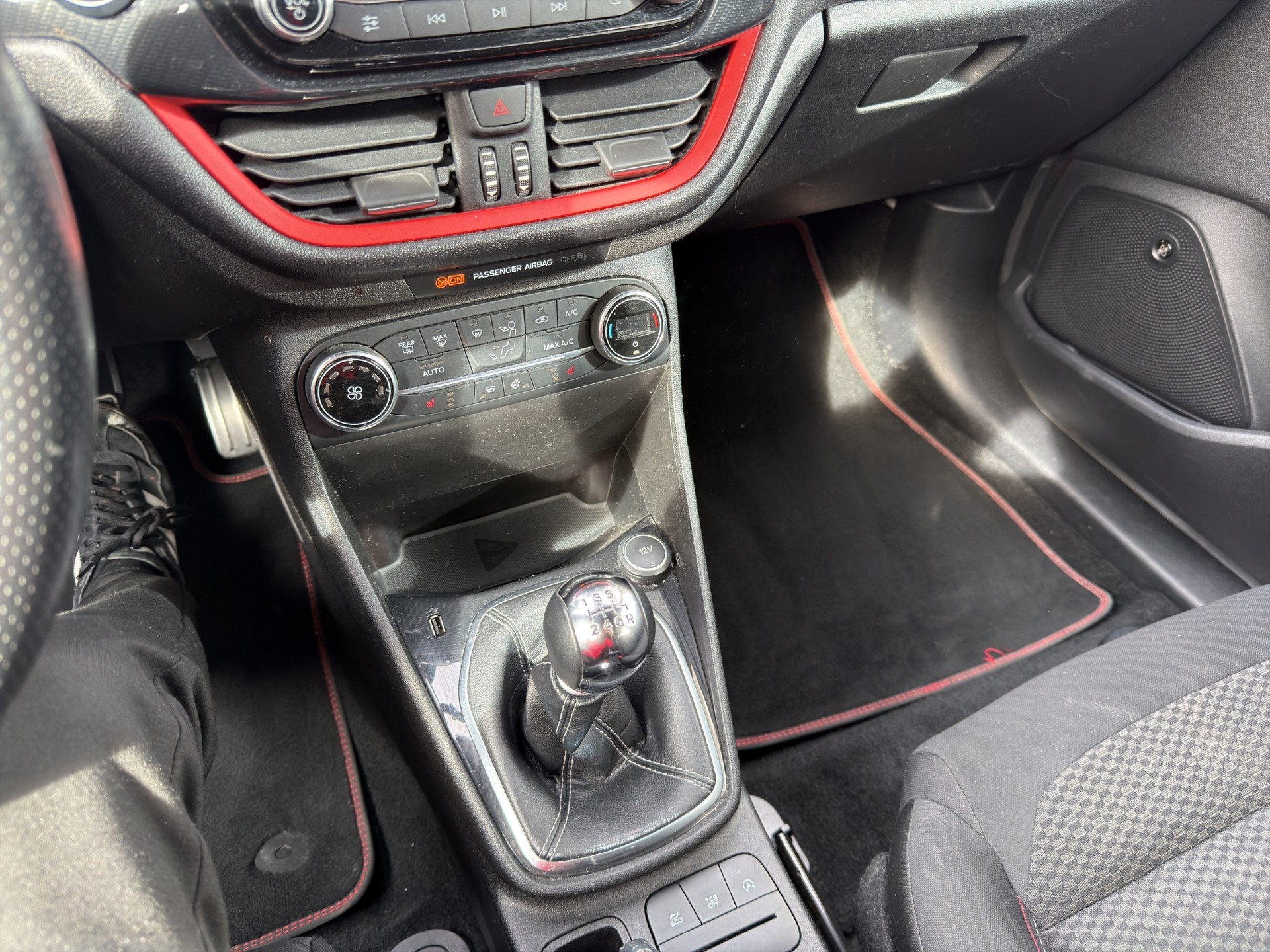 FORD Fiesta 1.0 SCTi ST Line-image-10