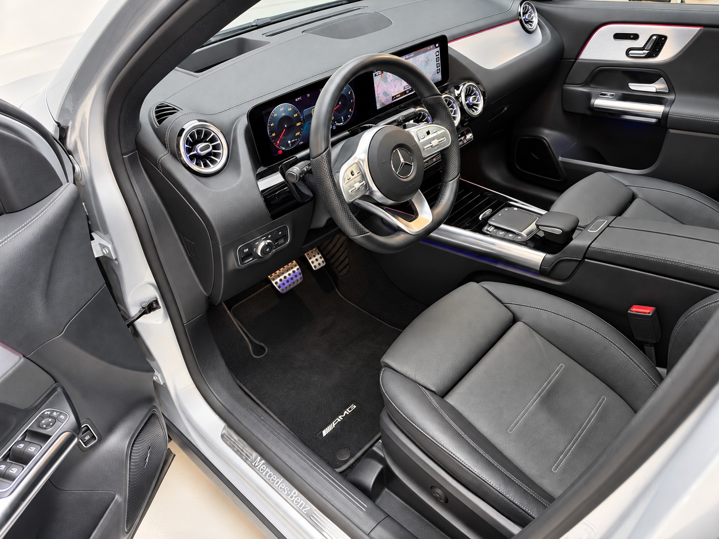 MERCEDES-BENZ GLA 250 4MATIC AMG Line (CH) | VOLLAUSSTATTUNG-image-8