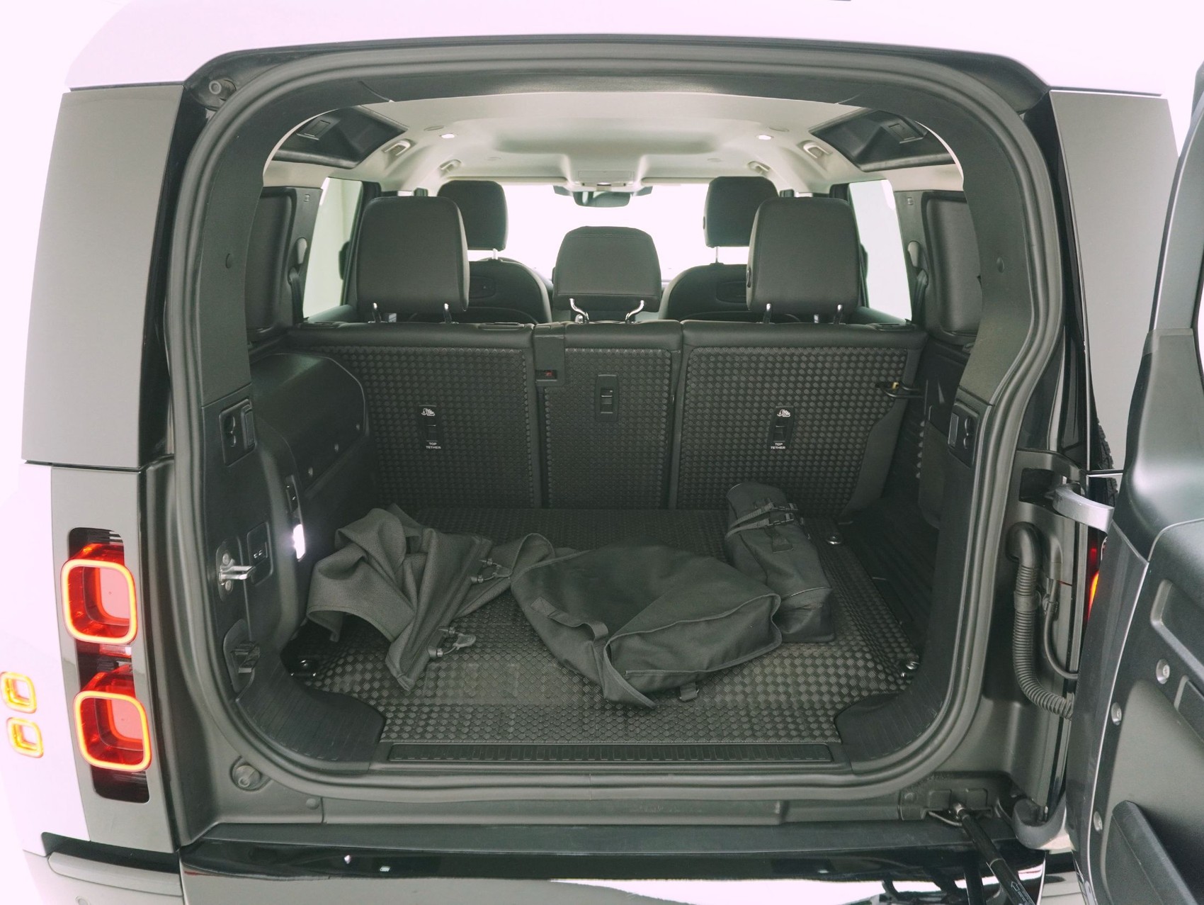LAND ROVER Defender 2.0 P400e S-image-12