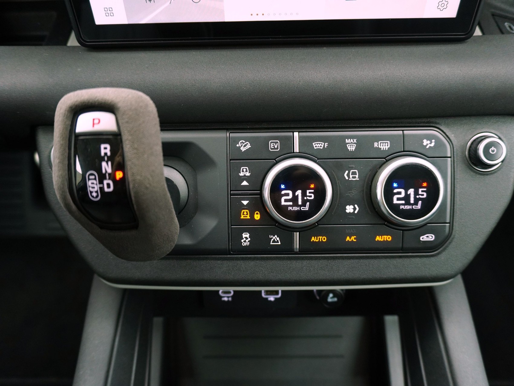 LAND ROVER Defender 2.0 P400e S-image-14