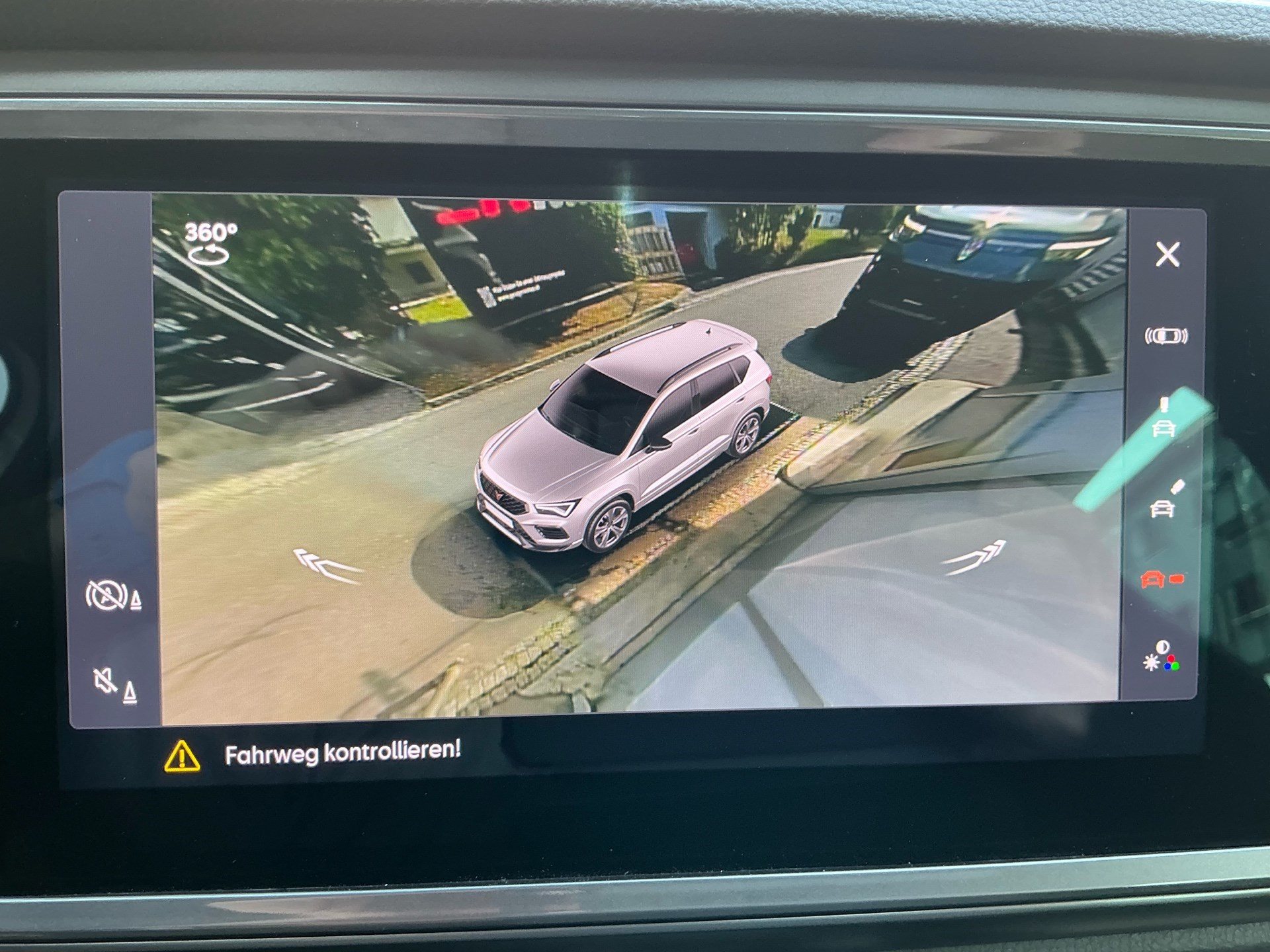 CUPRA Ateca VZ 4Drive *** PANORAMAGLASDACH & ASSISTENZPAKET ***-image-22
