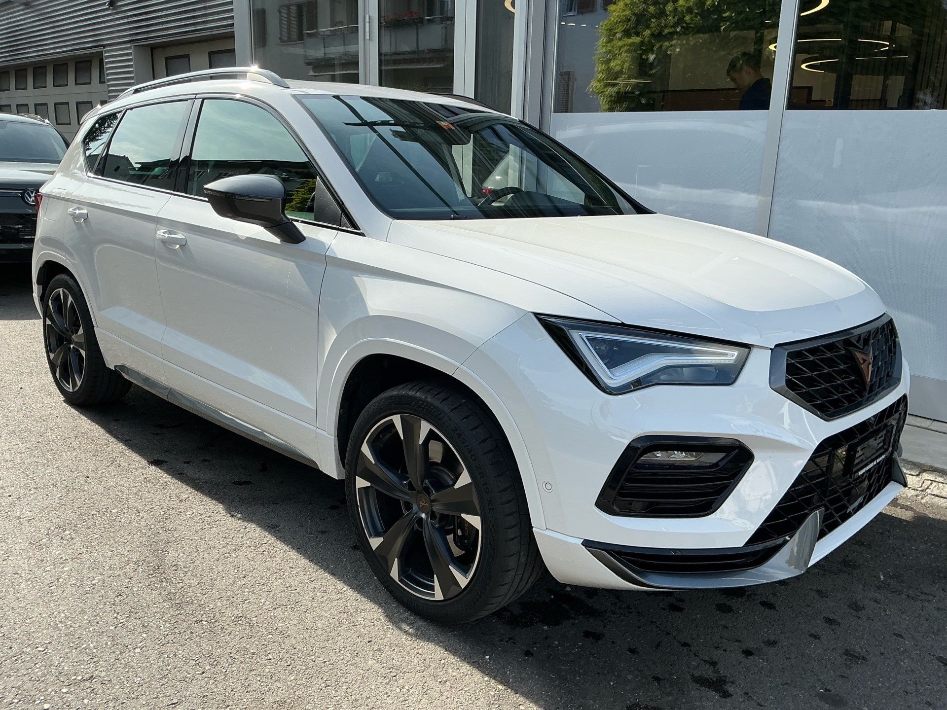 CUPRA Ateca VZ 4Drive *** PANORAMAGLASDACH & ASSISTENZPAKET ***-image-2