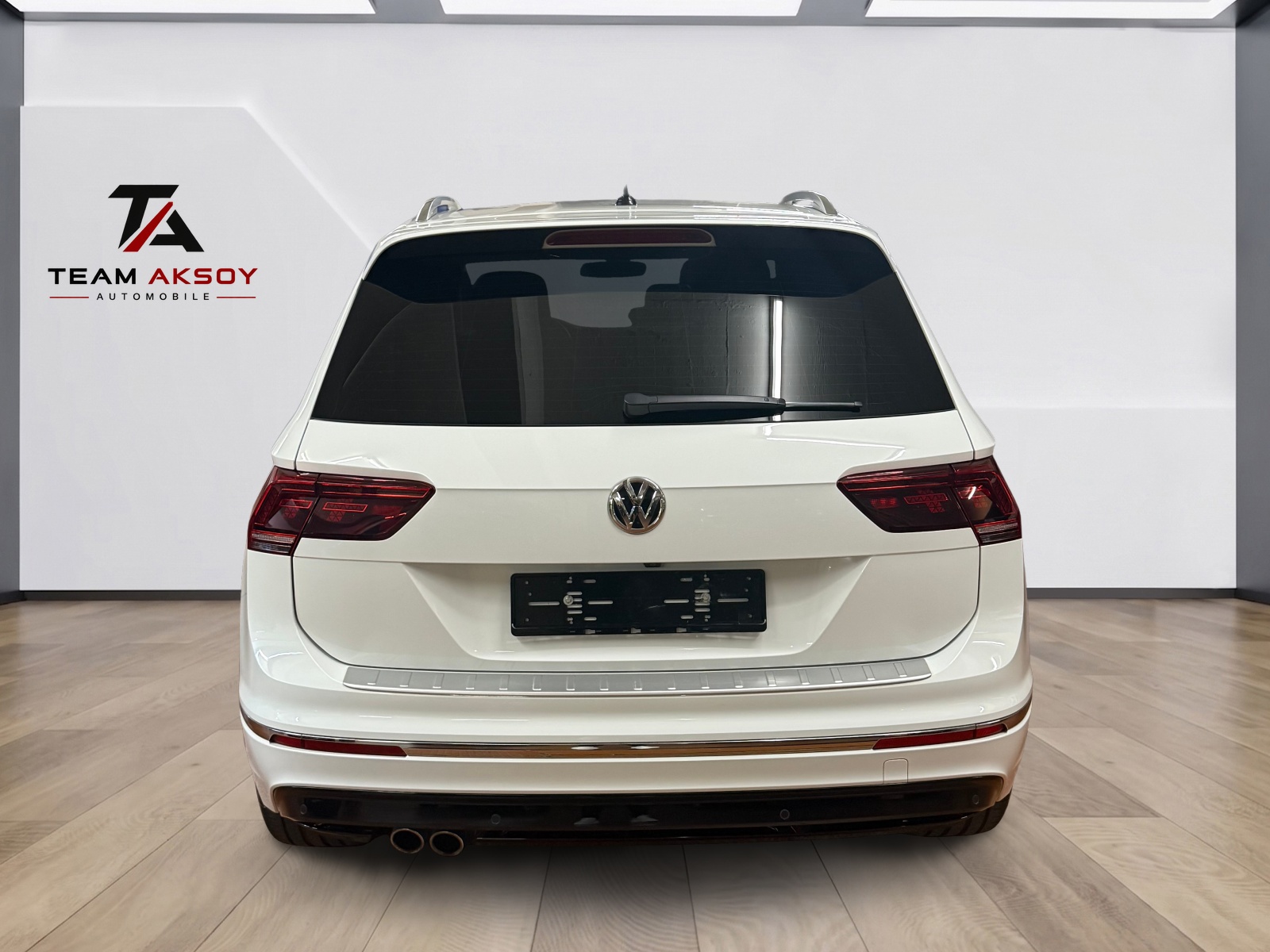 VW Tiguan 2.0 TDI SCR R-Line Highline 4Motion DSG-image-5