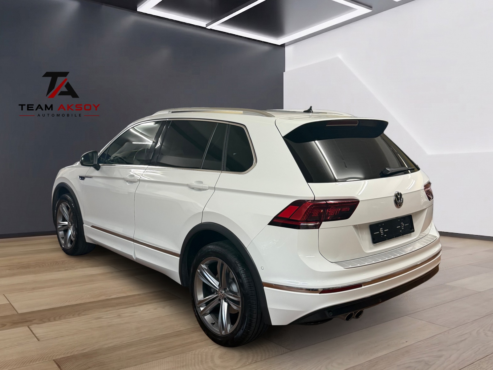 VW Tiguan 2.0 TDI SCR R-Line Highline 4Motion DSG-image-6