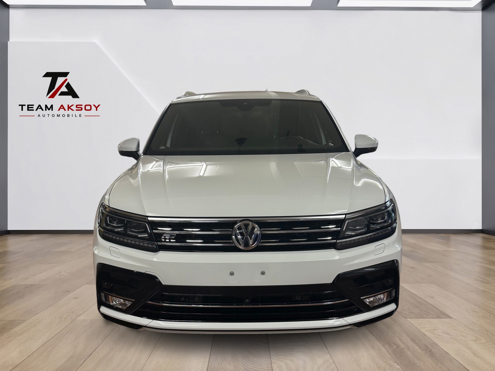 VW Tiguan 2.0 TDI SCR R-Line Highline 4Motion DSG-image-1