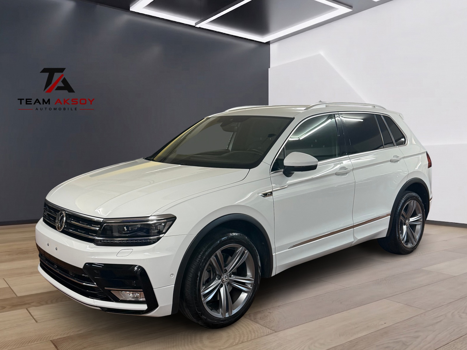 VW Tiguan 2.0 TDI SCR R-Line Highline 4Motion DSG-image-0