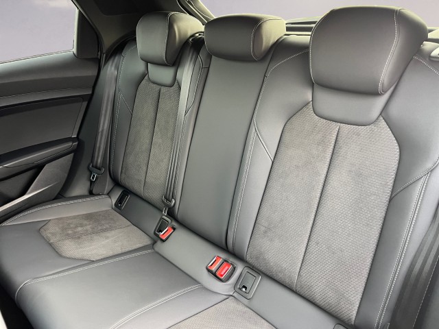 AUDI A1 Sportback 30 TFSI S Line Attraction S-tronic-image-15