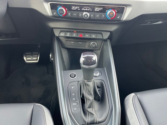 AUDI A1 Sportback 30 TFSI S Line Attraction S-tronic-image-14