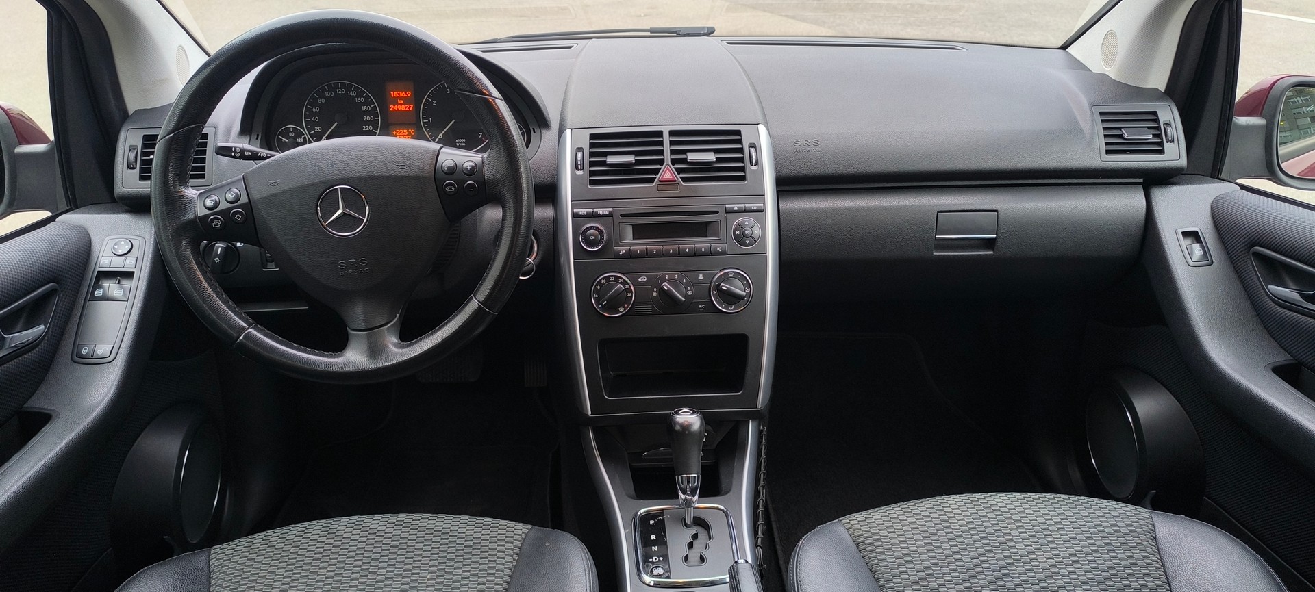 MERCEDES-BENZ A 150 Avantgarde Edition A-image-9