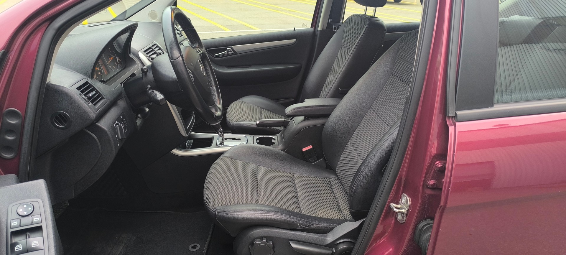 MERCEDES-BENZ A 150 Avantgarde Edition A-image-11