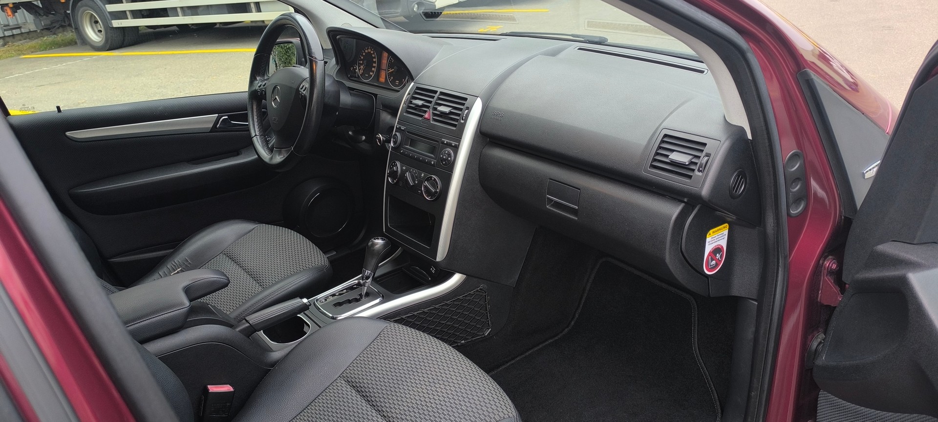 MERCEDES-BENZ A 150 Avantgarde Edition A-image-14