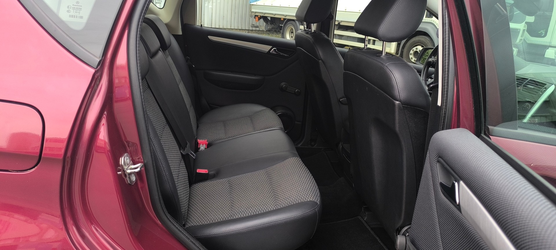 MERCEDES-BENZ A 150 Avantgarde Edition A-image-15