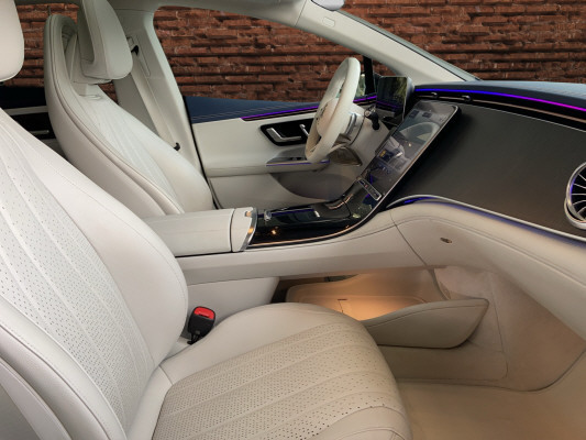 MERCEDES-BENZ EQE 300-image-11