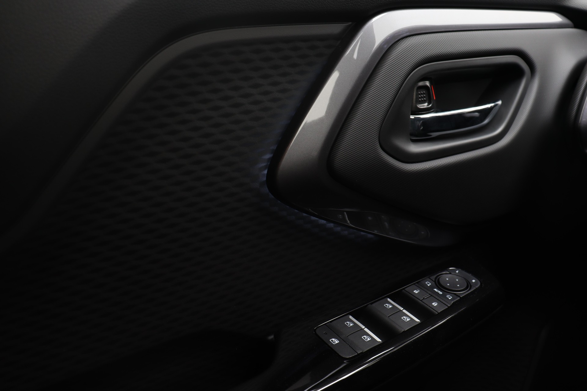 TOYOTA New Urban Cruiser Comfort-image-11