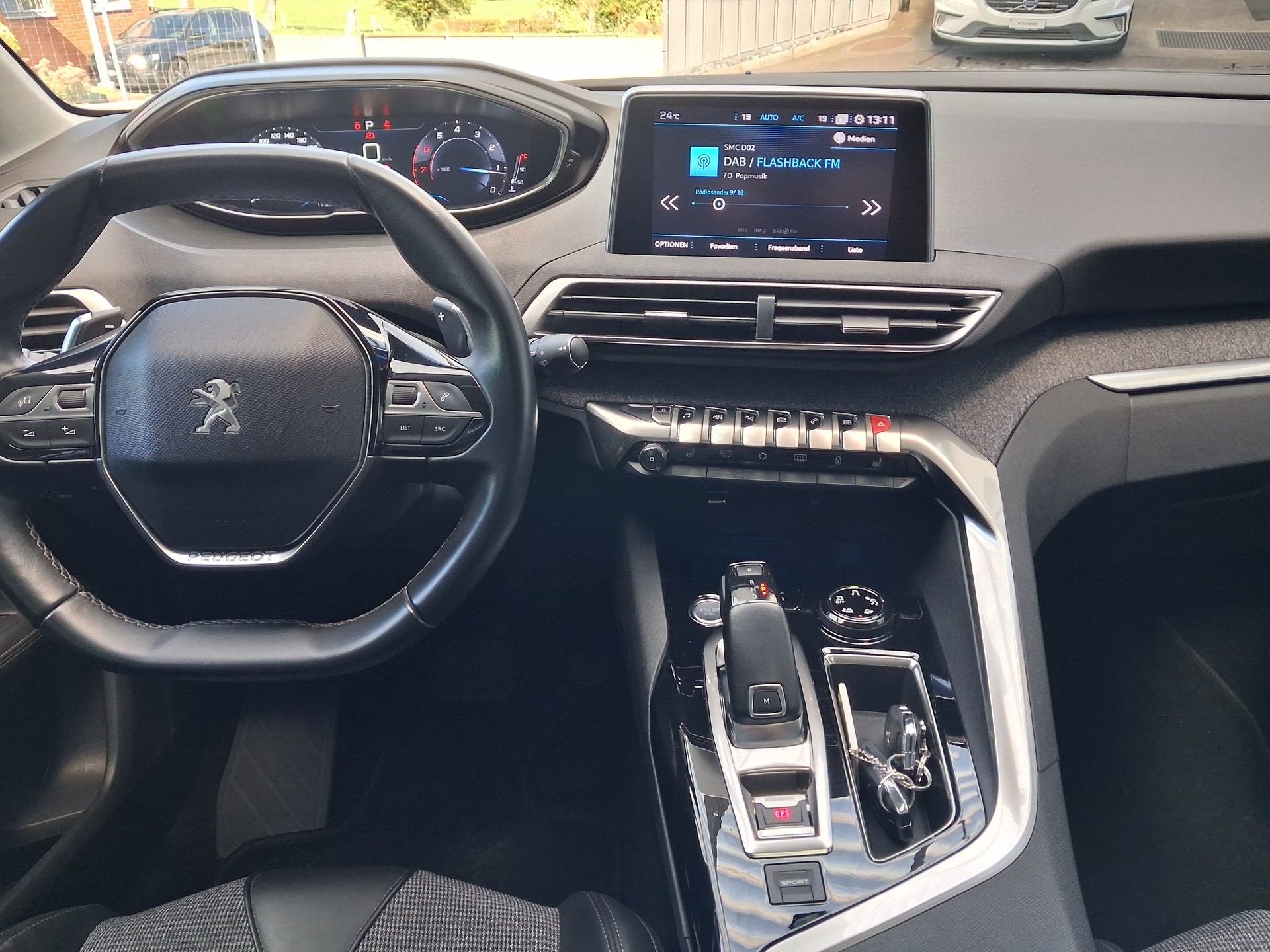 PEUGEOT 3008 1.6 THP Allure-image-10