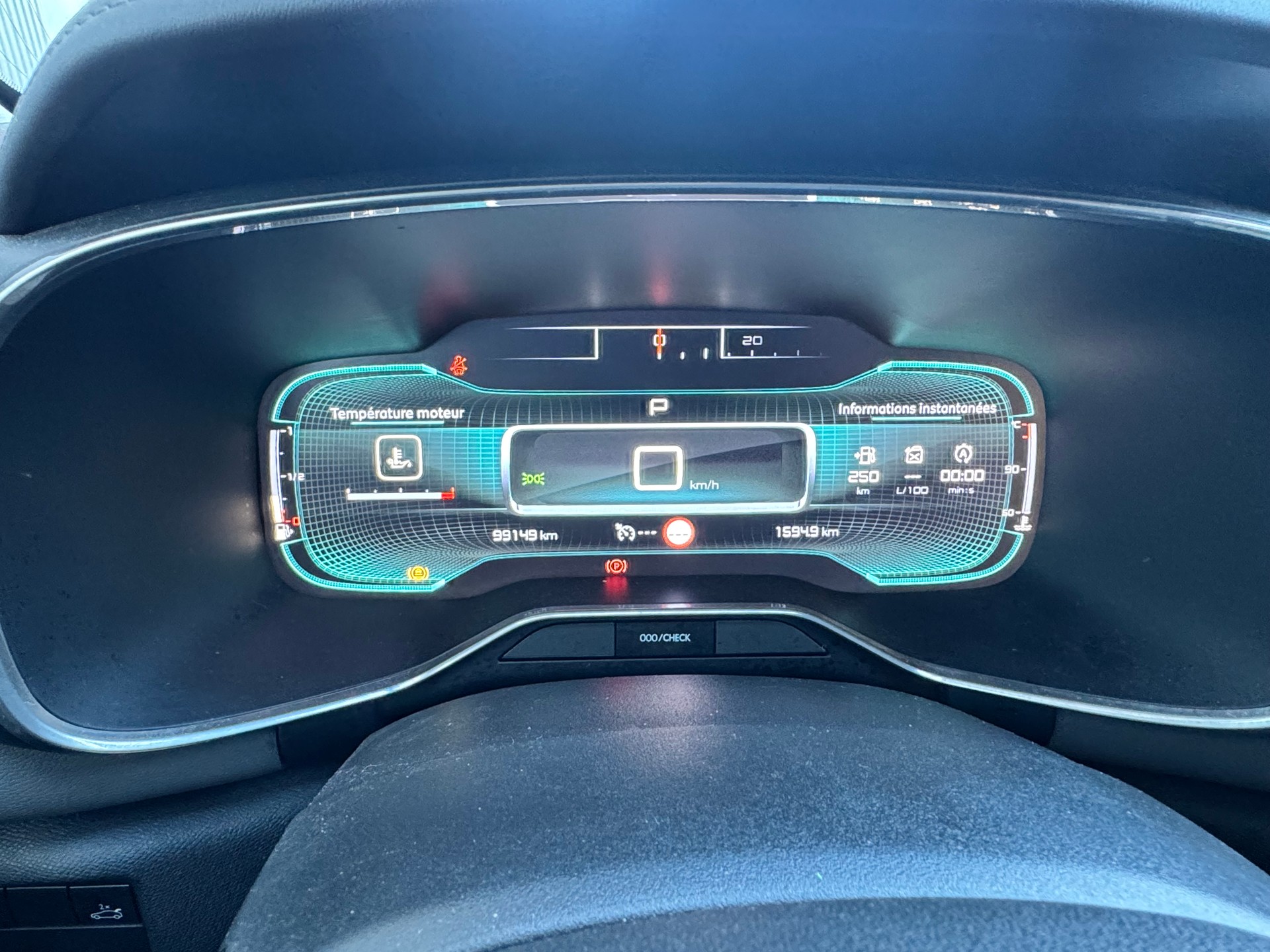 CITROEN C5 Aircross 1.5 BlueHD Shine EAT8-image-6