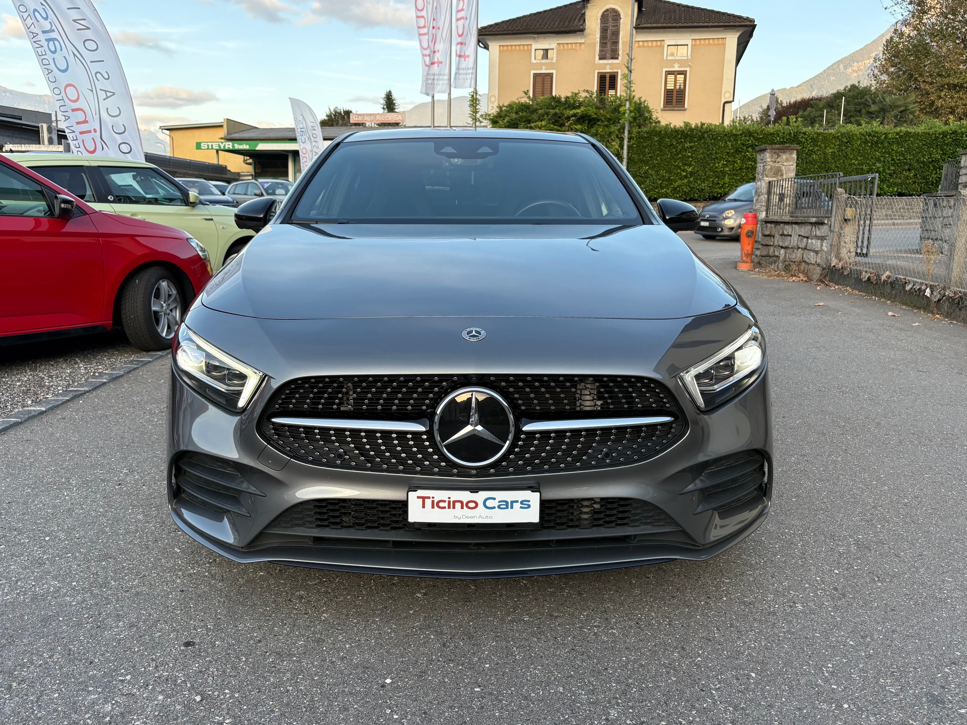 MERCEDES-BENZ A 220 AMG Line 7G-DCT 4Matic-image-4