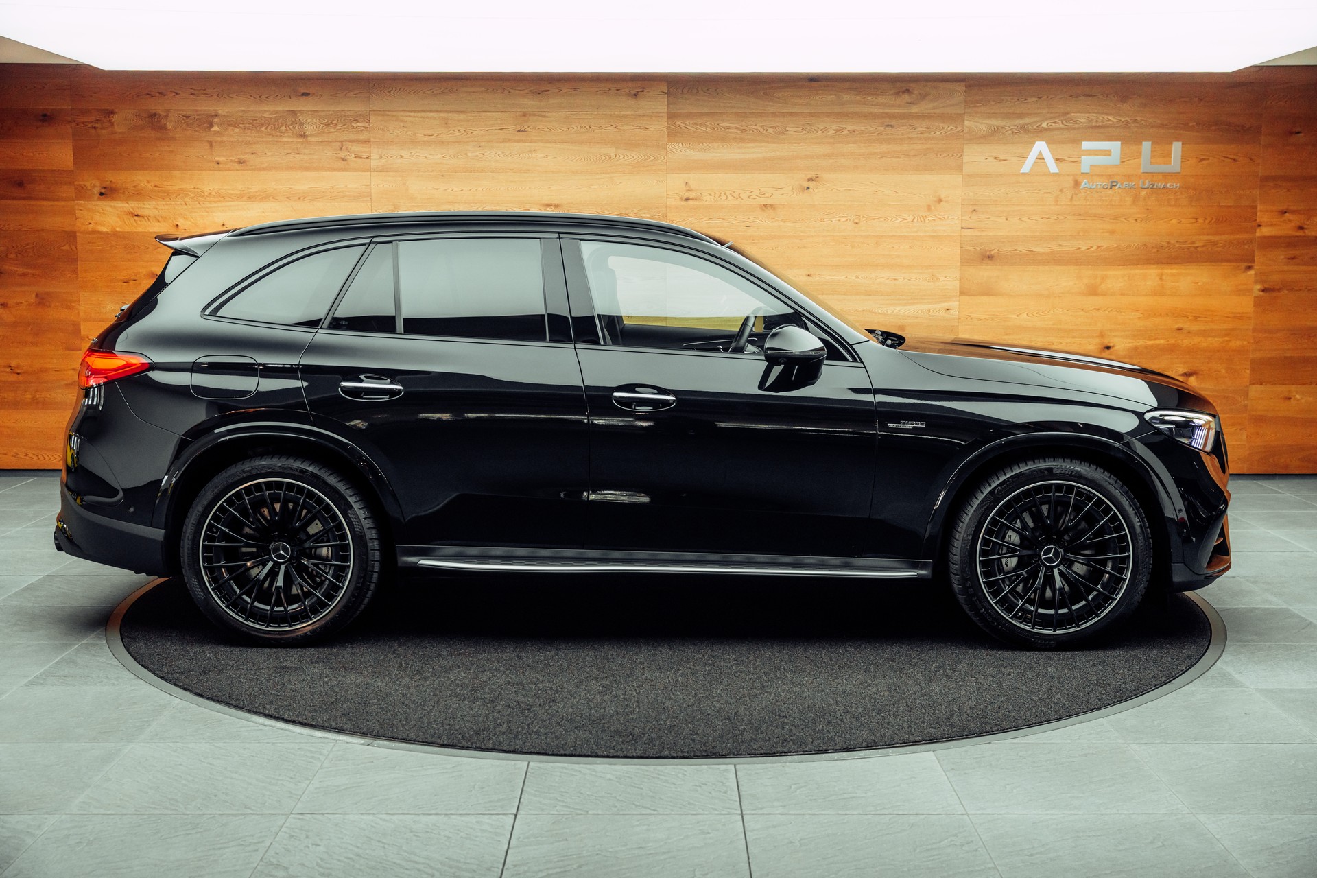 MERCEDES-BENZ GLC 43 AMG Executive Edition 4Matic 9G-Tronic-image-11